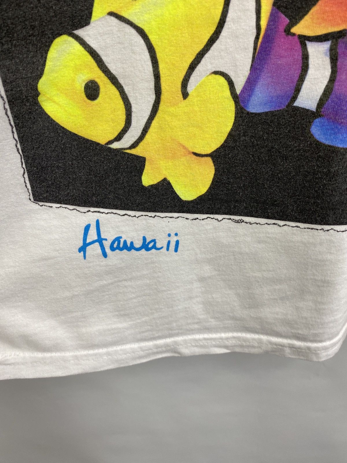 Fruit Of The Loom 🌺 Vintage 90s Nemo Fish Crazy Shirt Hawaii Hula Girl T-Shirt Size US L / EU 52-54 / 3 - 5 Thumbnail
