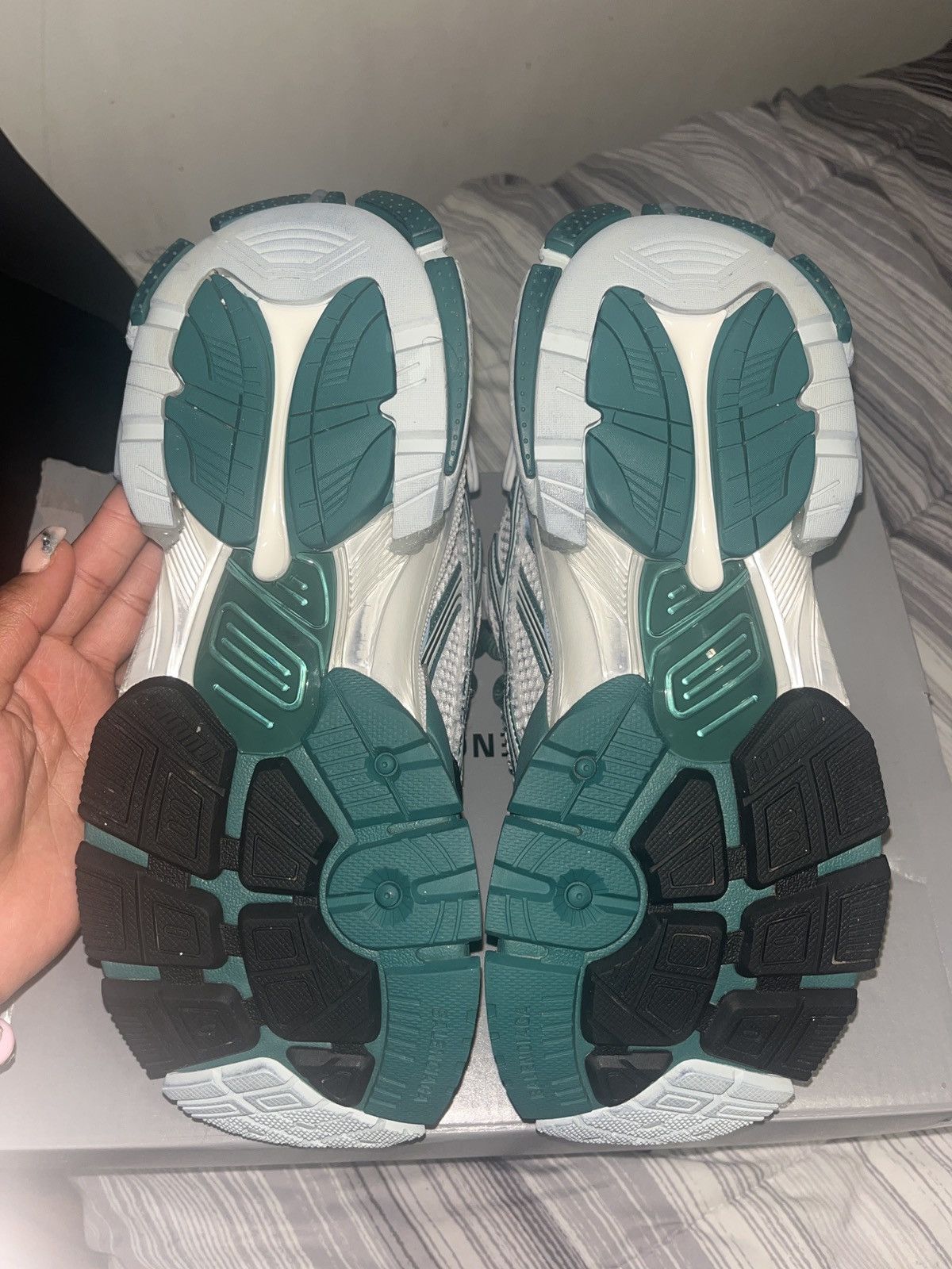 Balenciaga Balenciaga Wmns Runner Sneaker 'Worn-Out - White Green Blue' Size US 9 / IT 39 - 1 Thumbnail