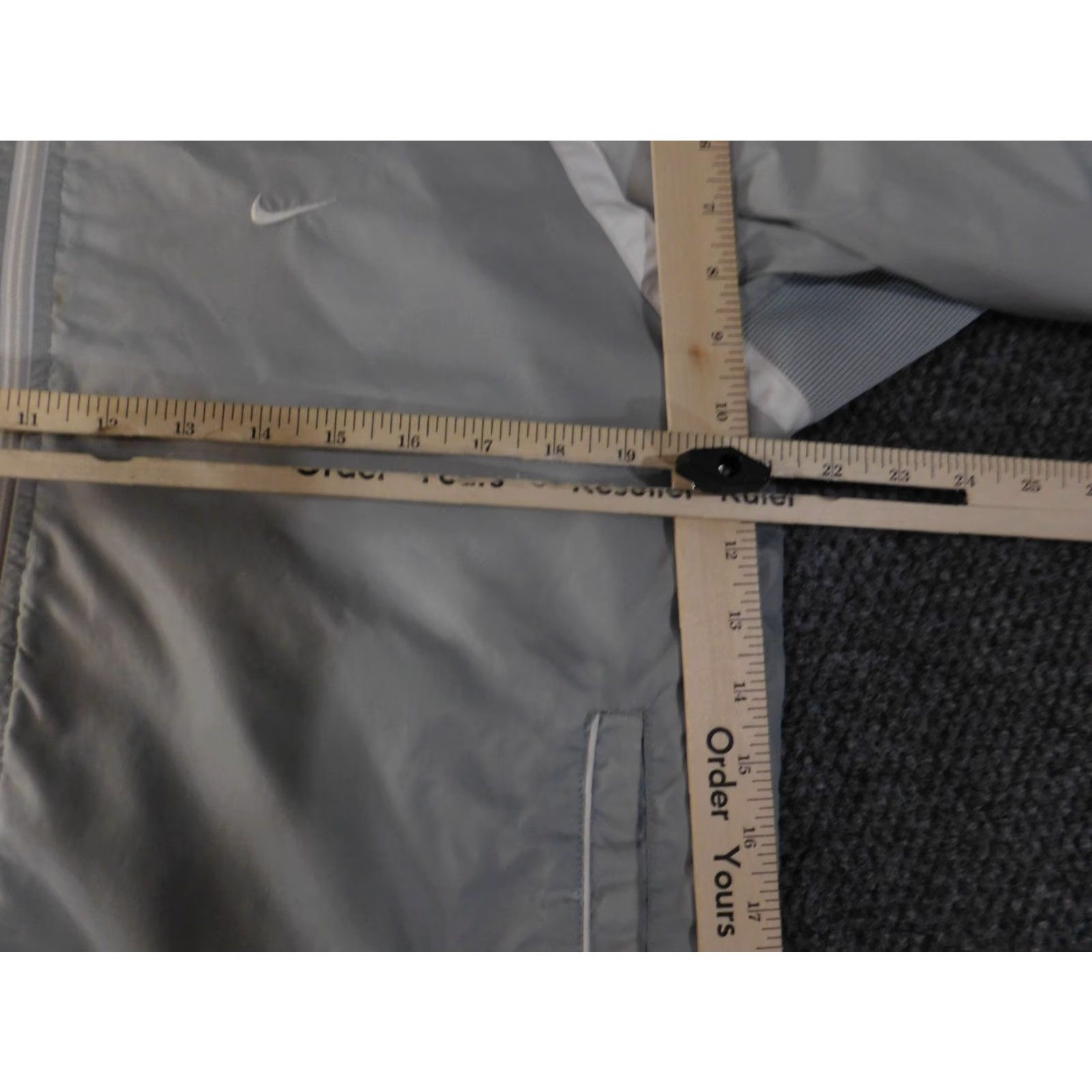 Nike **Vintage Nike Gray Windbreaker Jacket Medium Women's** User: Vintage Nike Gray Windbreaker Jacket Medium Women's Size M / US 6-8 / IT 42-44 - 7 Thumbnail