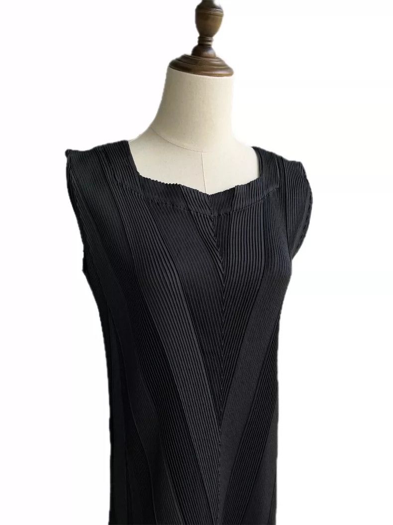 Issey Miyake Issey Miyake size:2 Black 3D steam pleated mainline dress Size XS / US 0-2 / IT 36-38 - 2 Thumbnail