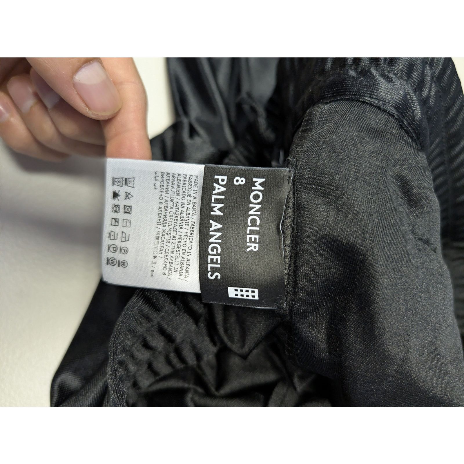 Moncler × Palm Angels o1rshd1 Shiny Track Pants in Black Size US 30 / EU 46 - 17 Thumbnail