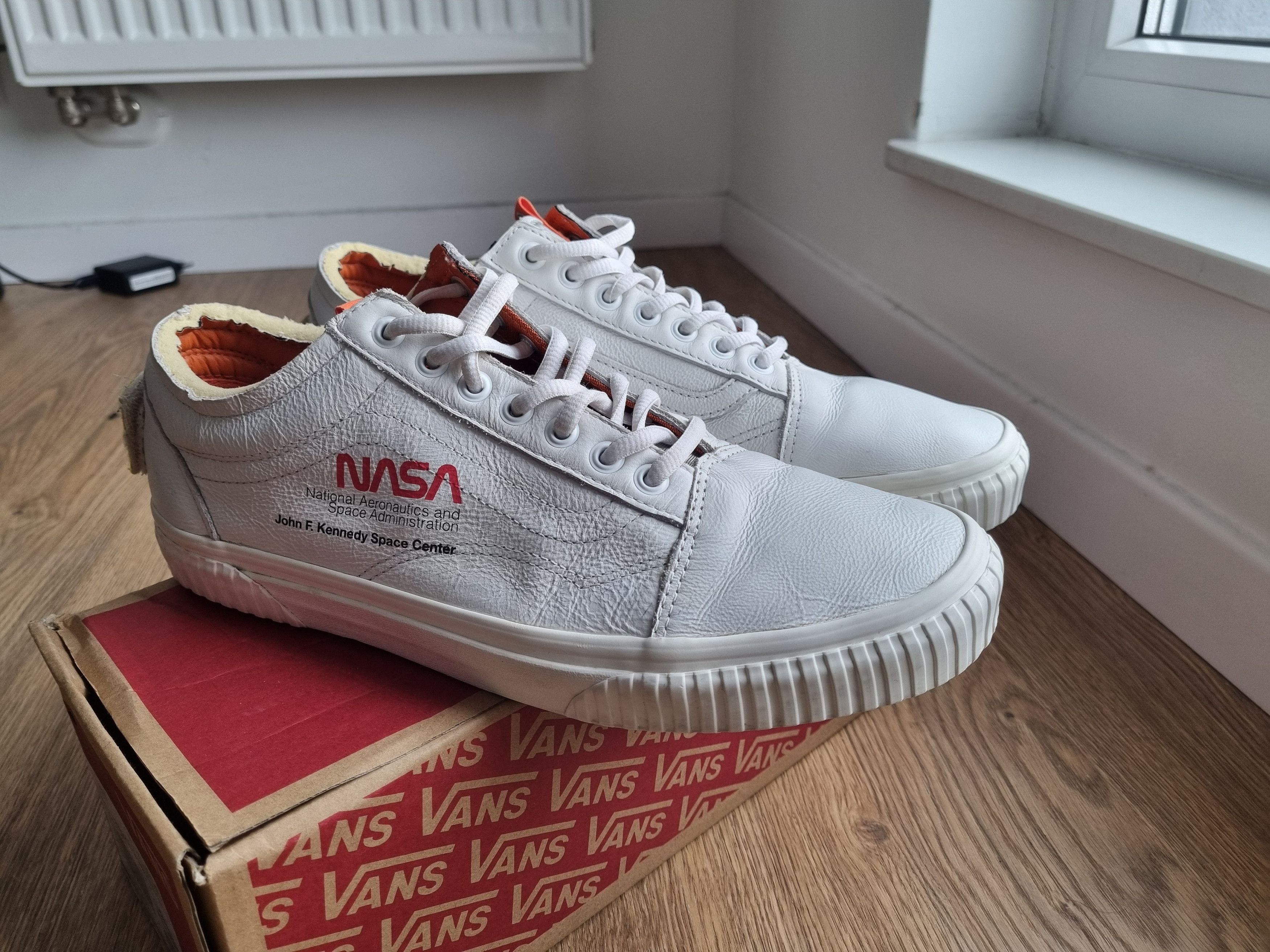 Nasa vans size 11 best sale