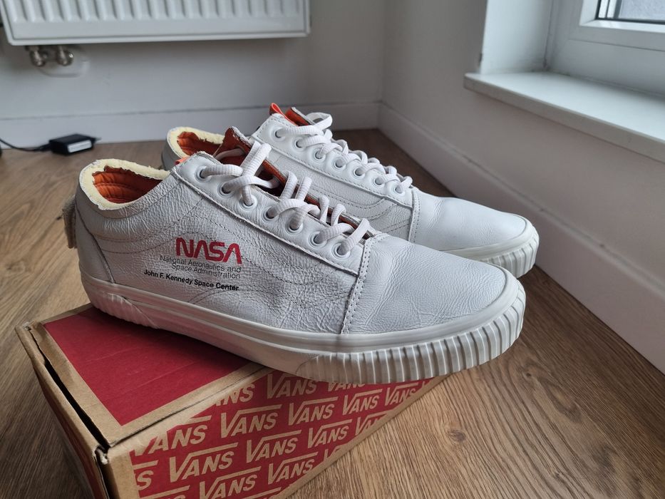 White old clearance skool nasa vans