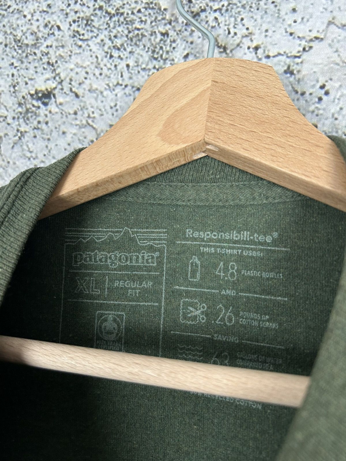Patagonia Vintage Patagonia Graphic Logo Tee Olive Live Simply Outdoor Size US XL / EU 56 / 4 - 4 Thumbnail