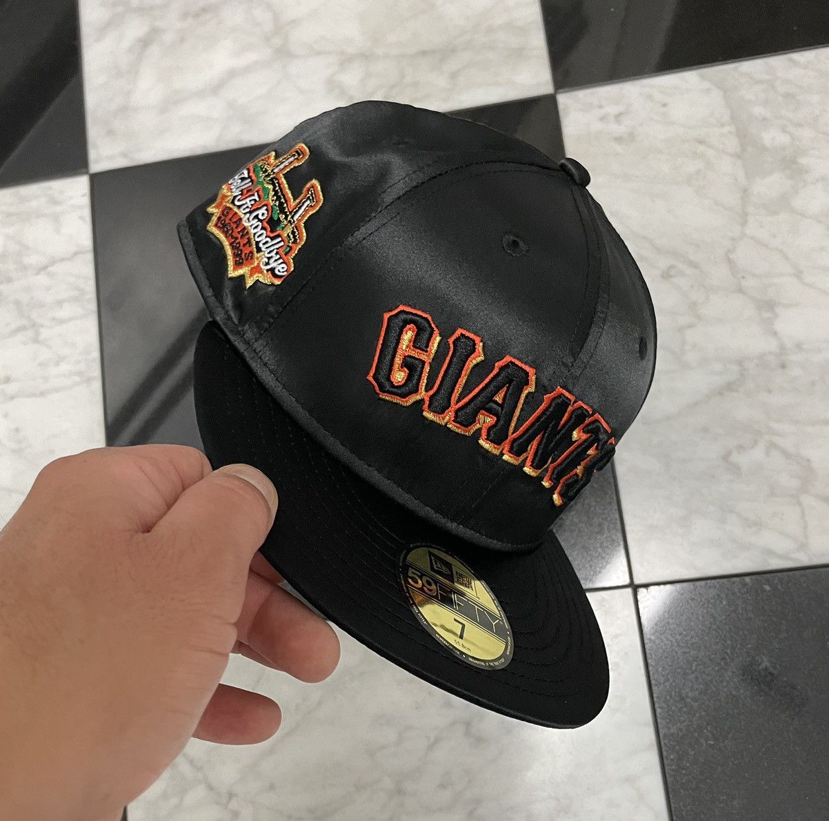 New Era 🔥 Exclusive giants fitted satin Size ONE SIZE - 1 Thumbnail