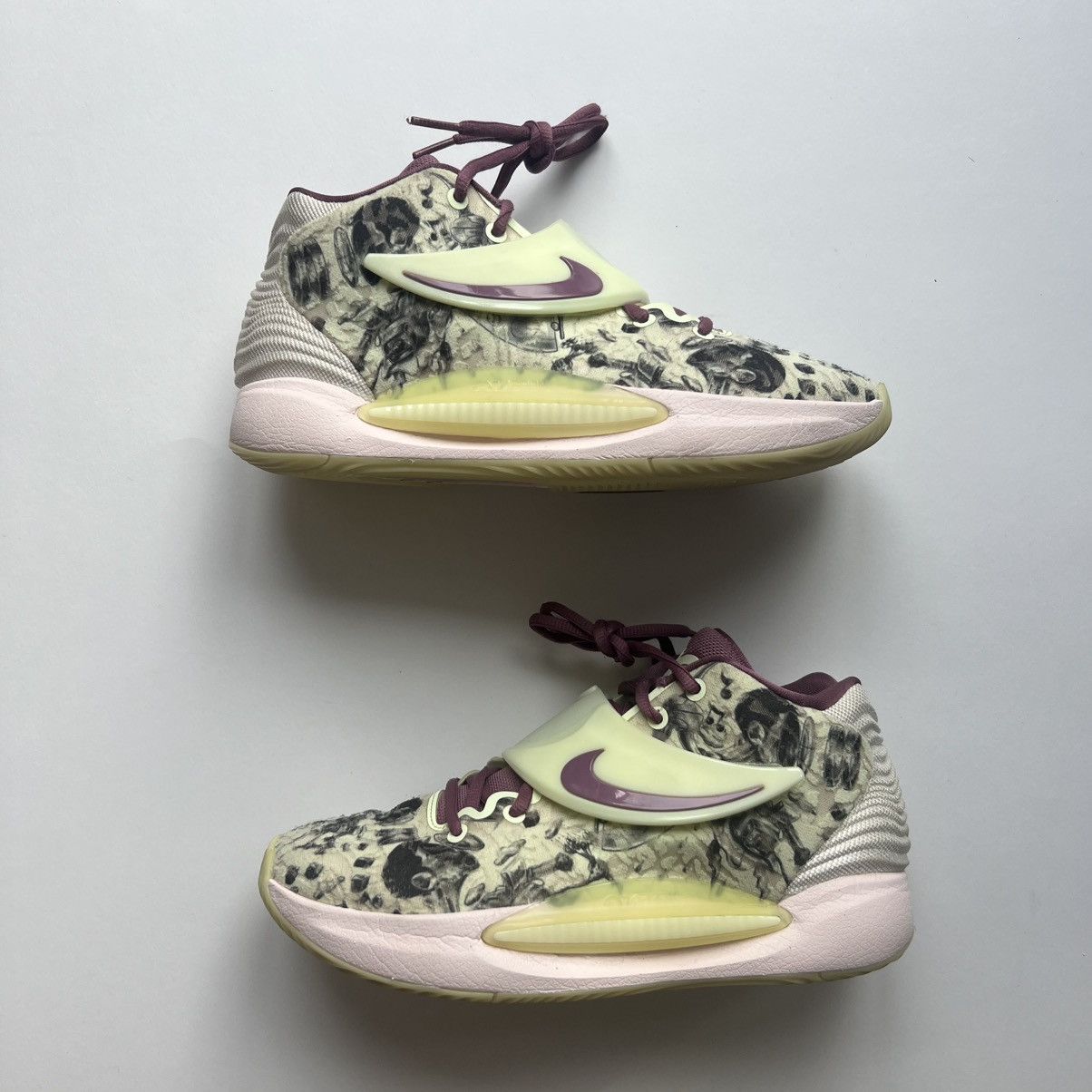 Nike Nike KD 14 Surrealism size 8.5 CW3935 300 PE SE Rare Promo Size US 8.5 / EU 41-42 - 1 Thumbnail