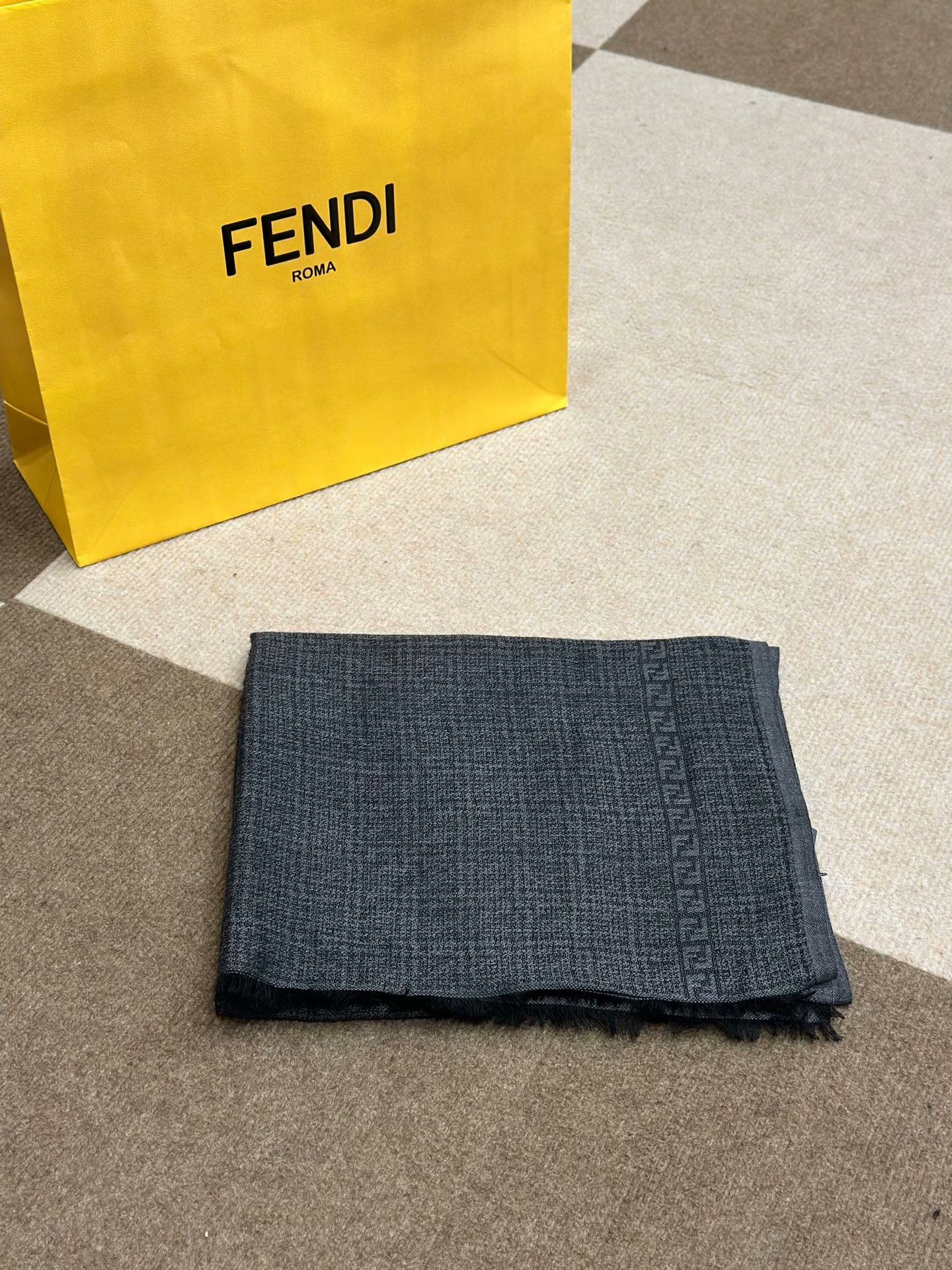 Fendi Fendi Black Gray Wool Scarf Size ONE SIZE - 1 Thumbnail