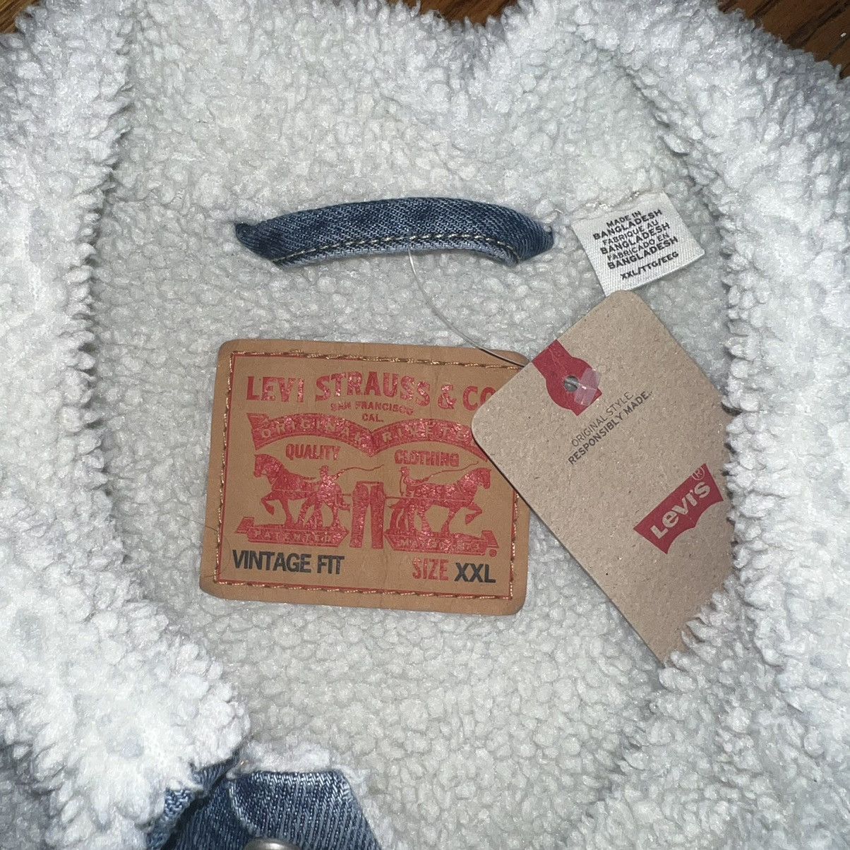Levi's Levi’s Vintage Fit Sherpa Trucker Jacket Blue Size: XXL Size US XXL / EU 58 / 5 - 2 Thumbnail
