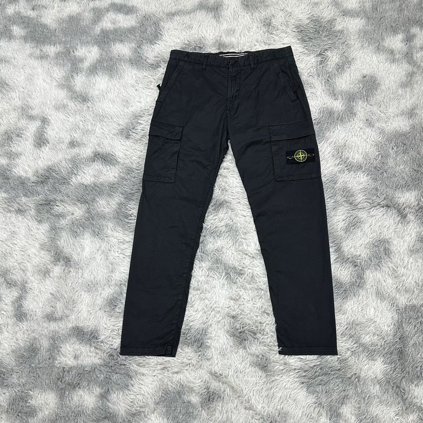 Stone Island stone island black cargo pants W32 size Size US 32 / EU 48 - 1 Thumbnail