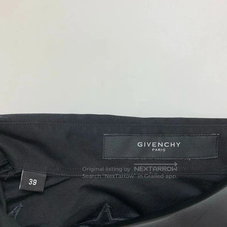 Givenchy Givenchy Star Collar Black Button. Size US M / EU 48-50 / 2 - 3 Thumbnail