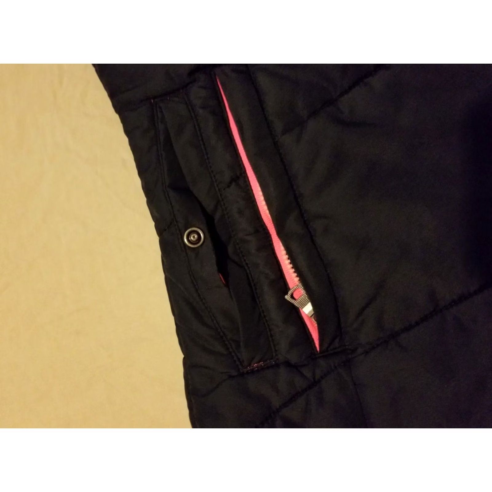 Under Armour Womens Under Armour Vest Full Zip Jacket S Small Black Athletic Size S / US 4 / IT 40 - 3 Thumbnail
