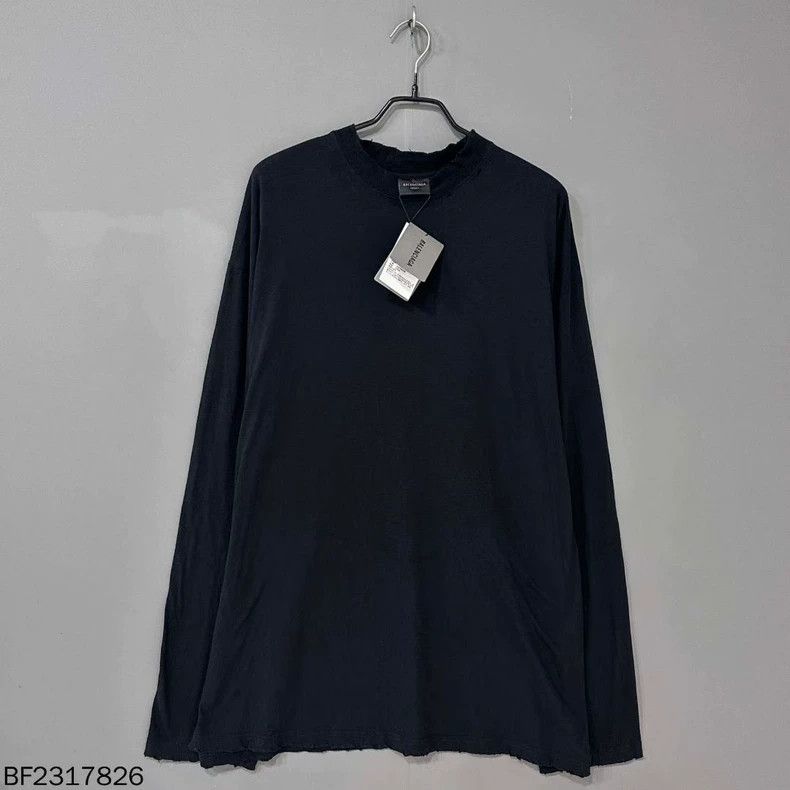 Balenciaga Balenciaga Solid color round neck logo pullover long sleev Size US L / EU 52-54 / 3 - 2 Thumbnail