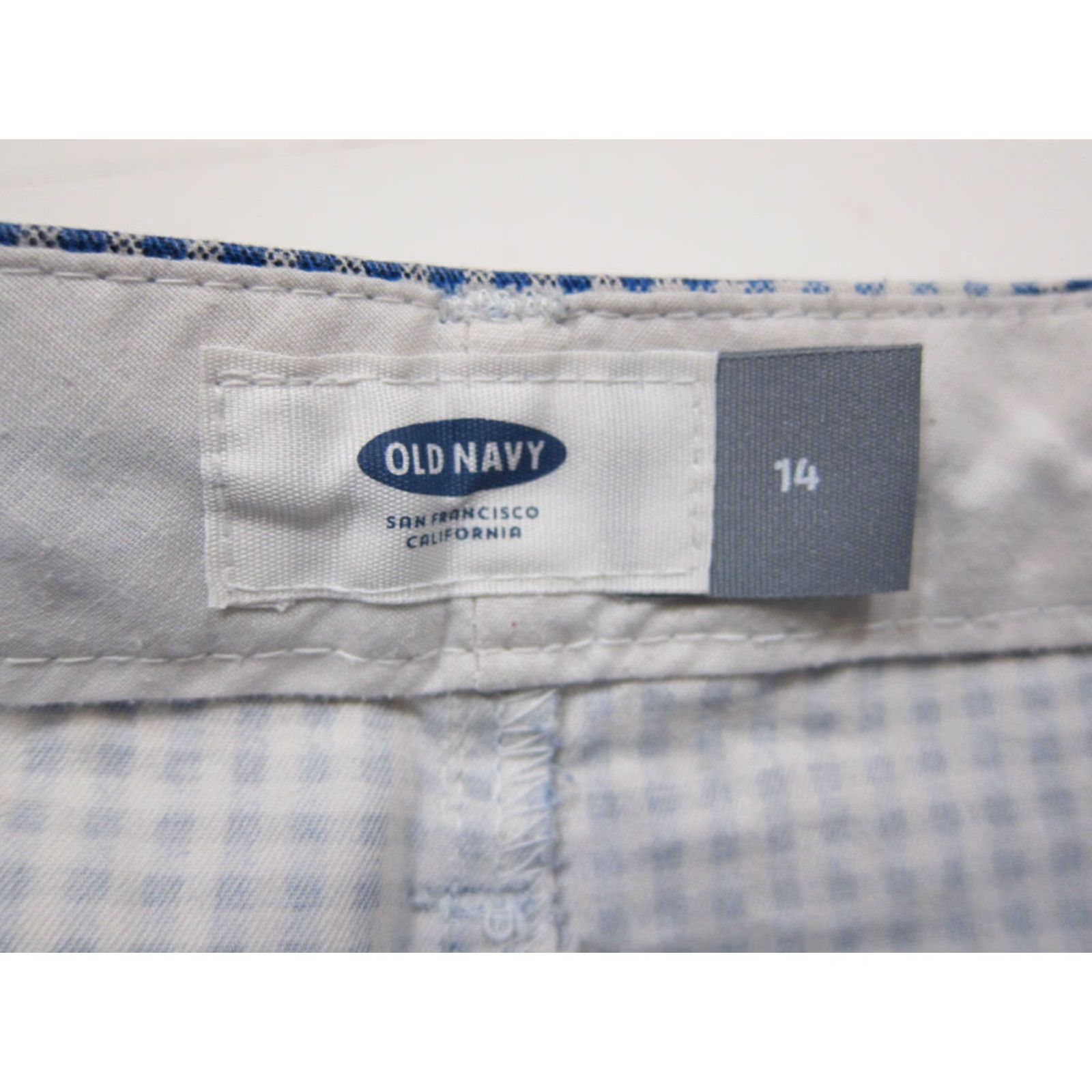 Old Navy Old Navy 100% Cotton Blue White Plaid Flat Front Chino Shorts Women Size 14 Size 26" / US 2 / IT 38 - 3 Thumbnail