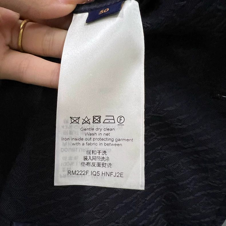 Louis Vuitton Louis Vuitton Navy blue suit with full print 2501-Nextarrow Size 50R - 5 Thumbnail