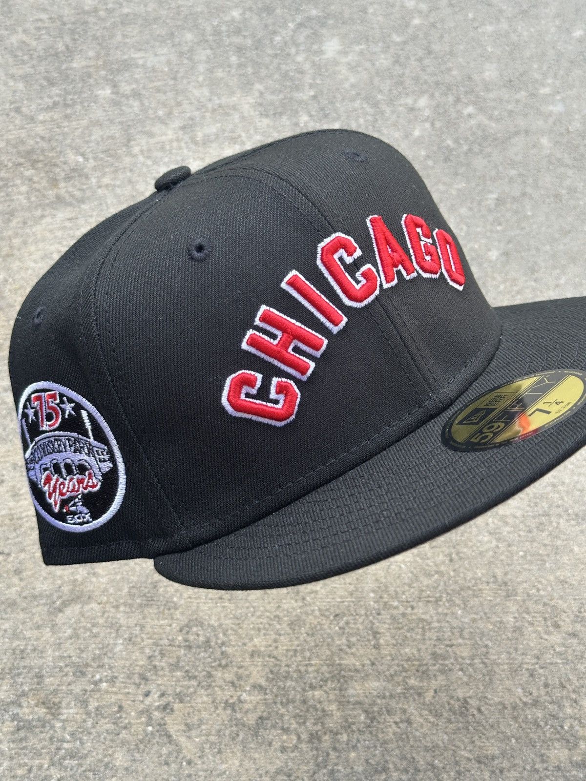 MLB × New Era Chicago White Sox NBA Crossover Script Two Tone Fitted 7 1/4 Size ONE SIZE - 1 Thumbnail