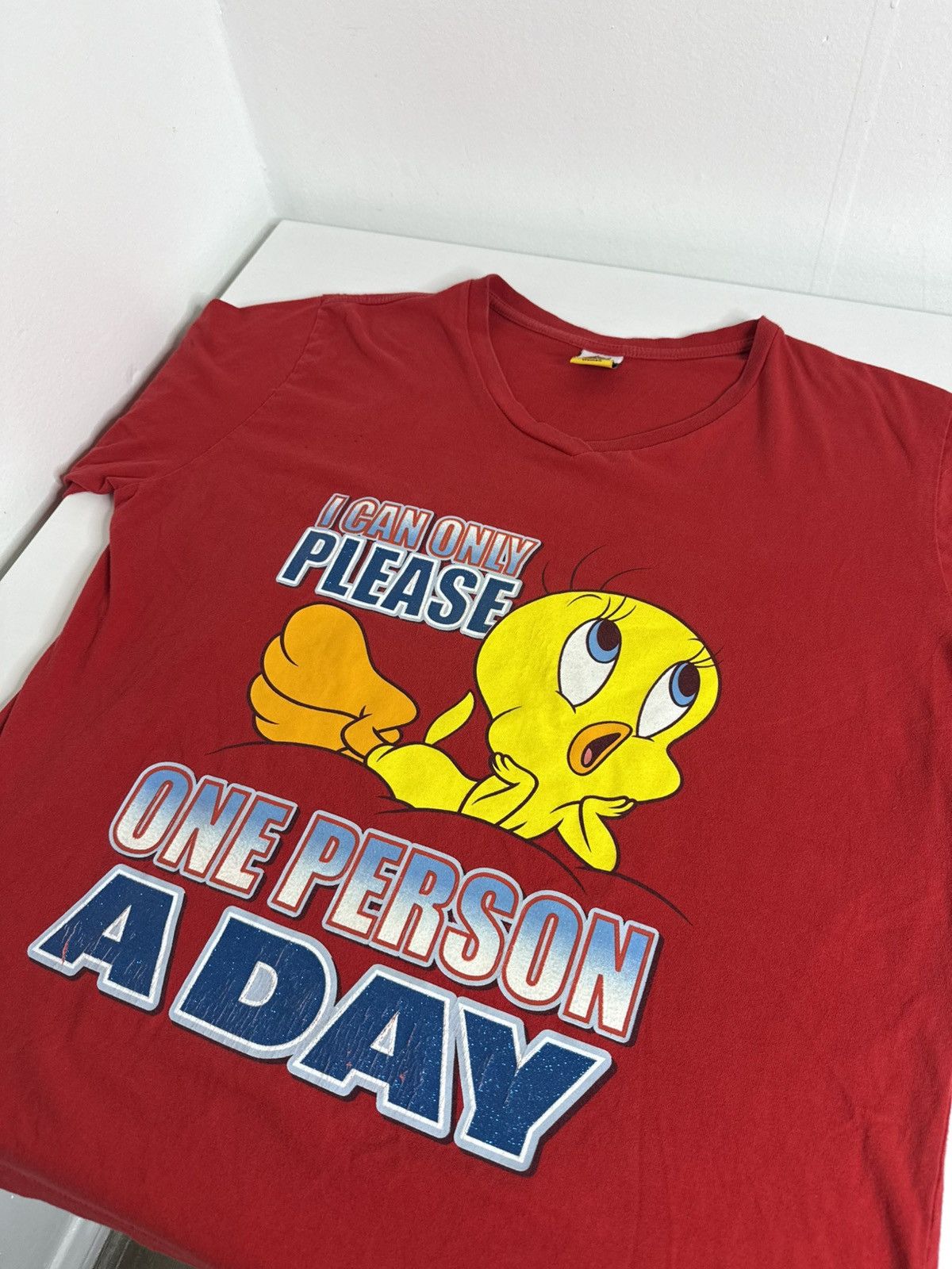 Vintage VINTAGE Women’s Looney Tunes Tweety Tee "Red" (XL) PREOWNED Size US XL / EU 56 / 4 - 1 Thumbnail
