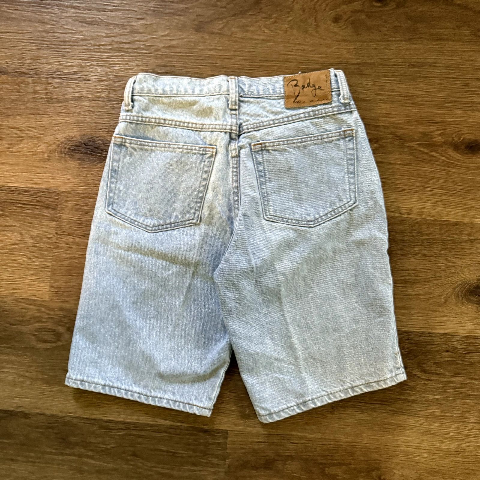 Vintage Light Wash 90s Long Denim Shorts Size 28" / US 6 / IT 42 - 6 Thumbnail