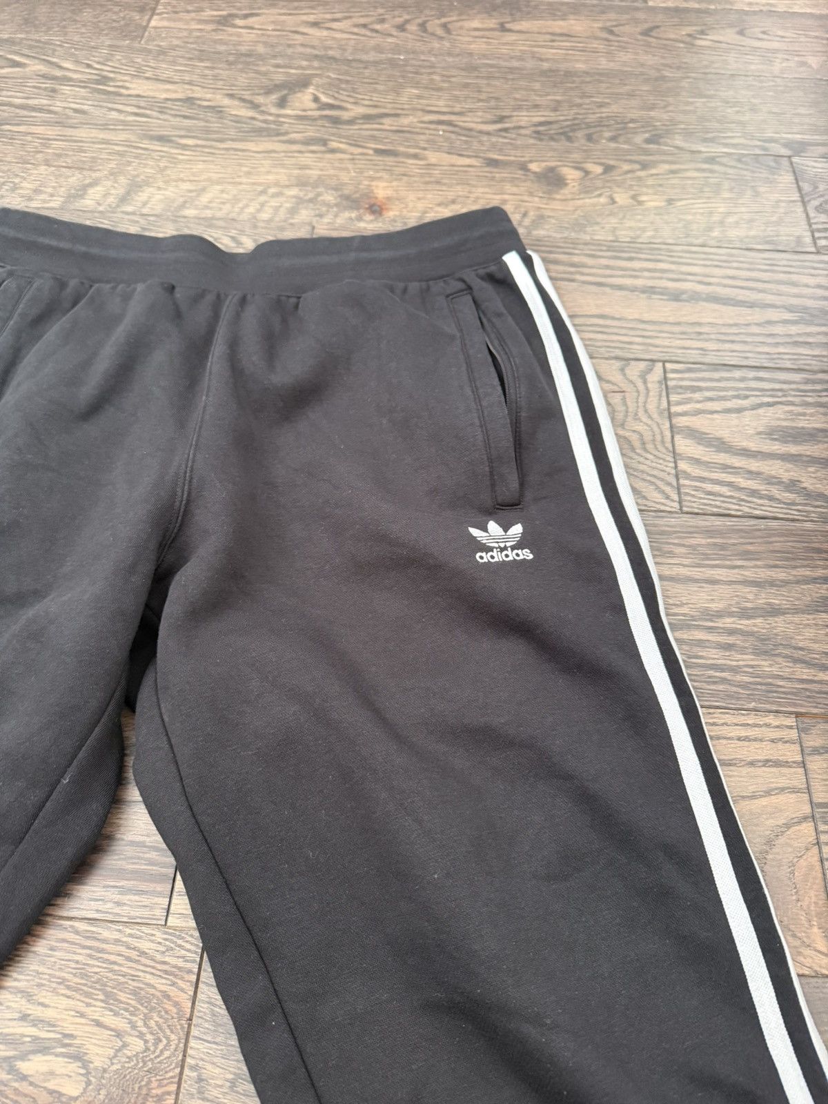 Adidas Adidas originals sweatpants Size US 36 / EU 52 - 2 Thumbnail