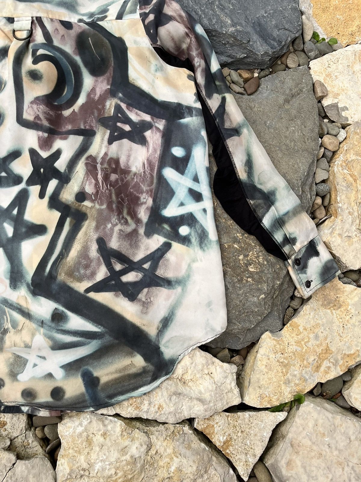 Acne Studios × Vintage Vintage Acne Studios AW10 silk shirt grafiti star full print Size XS / US 0-2 / IT 36-38 - 21 Thumbnail