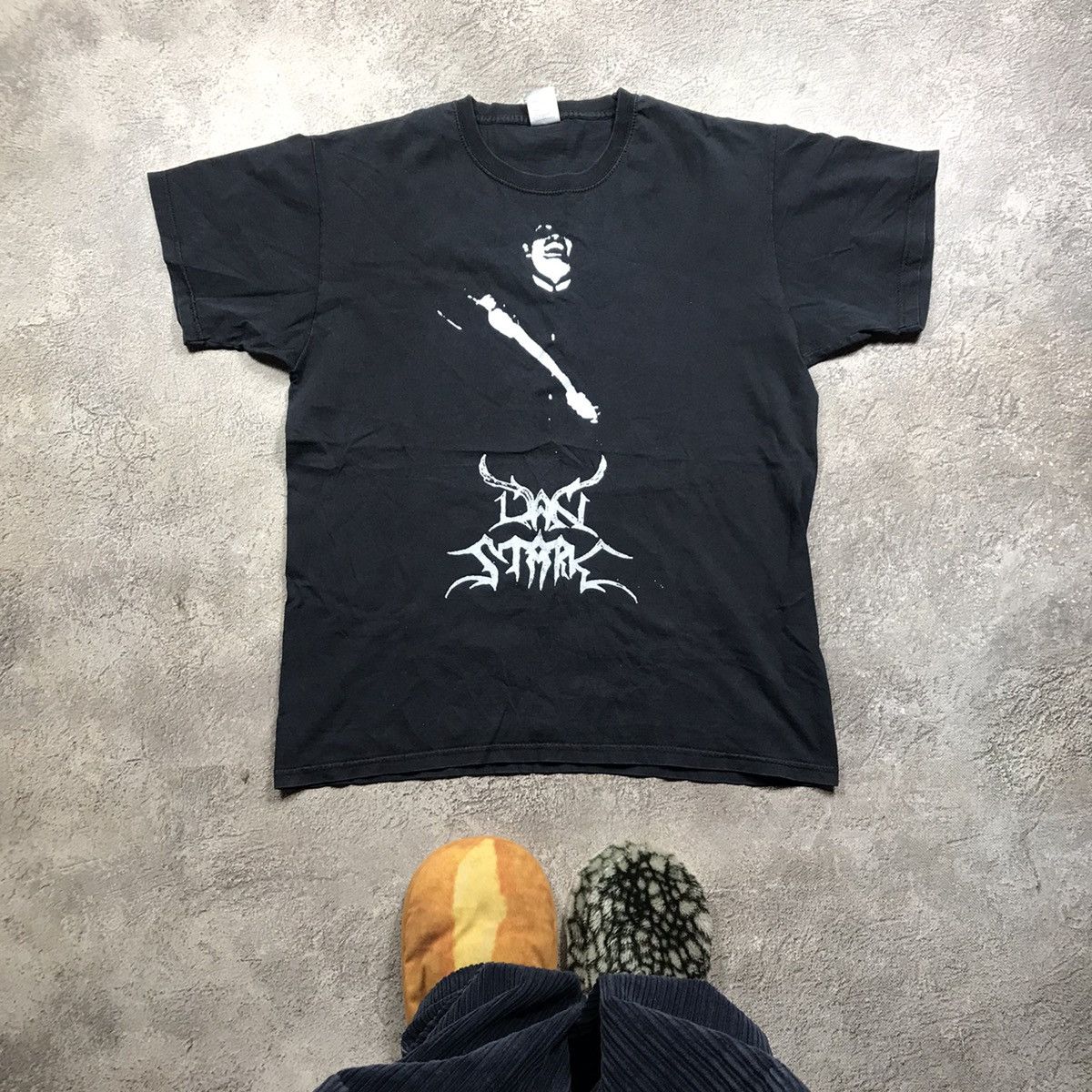 Vintage Vintage 90s Black Graphic Tee Band Tee Grunge Punk Relaxed L Size US L / EU 52-54 / 3 - 1 Thumbnail