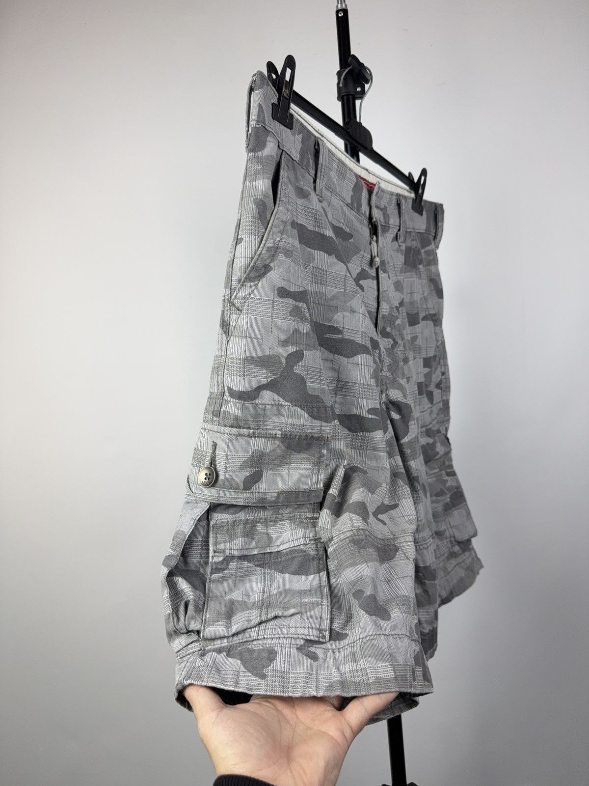 Levi's Retro 00s Levi’s Cargo Shorts Millitary Camo Plaid Utility Size US 34 / EU 50 - 2 Thumbnail