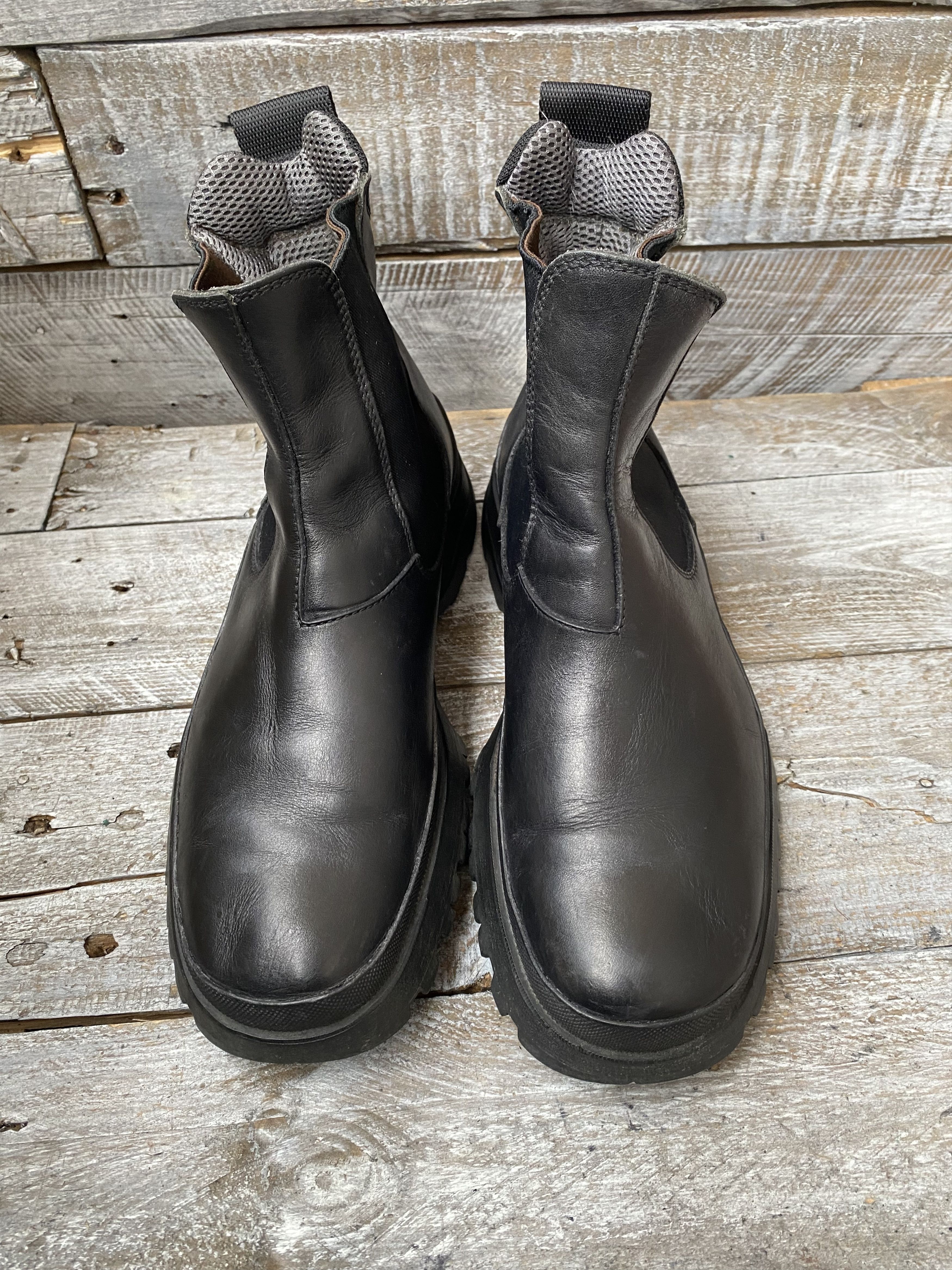 Prada Prada bixxen chelsea chunky boots sz 39 Size US 6 / EU 39 - 4 Thumbnail