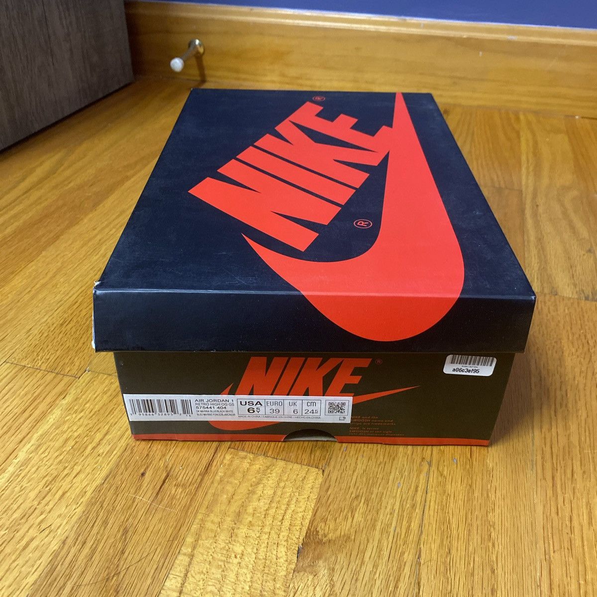 Jordan Brand × Nike Jordan 1 High GS Dark Marina Blue Size US 6.5 / EU 39-40 - 10 Thumbnail