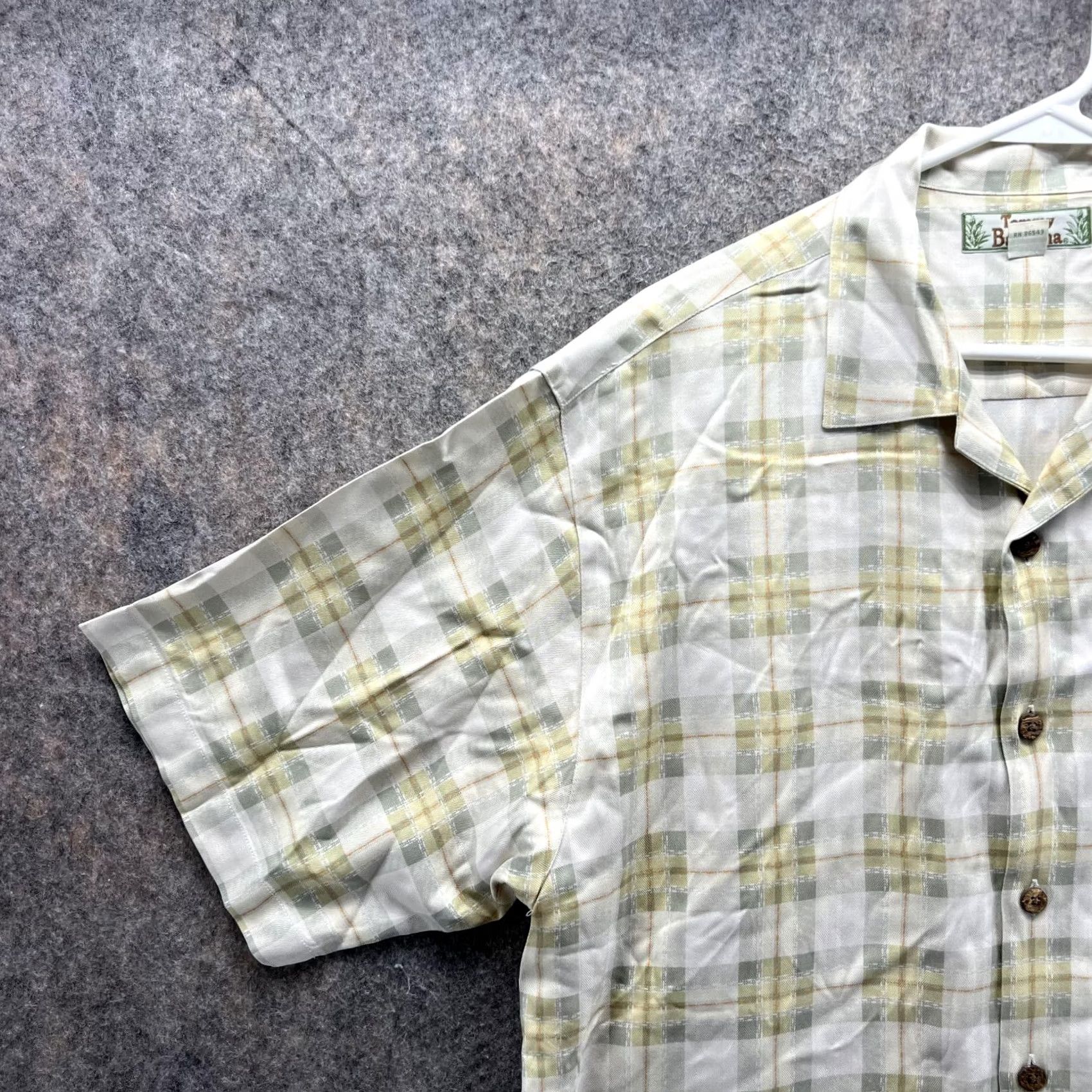 Tommy Bahama Tommy Bahama Shirt Men M Beige Silk Button-Up Check Vtg Preppy Glen-Style Short Sleeve, Regular Fit, 46 Chest, Button-Down Collar, All Seasons, China Size US M / EU 48-50 / 2 - 3 Thumbnail