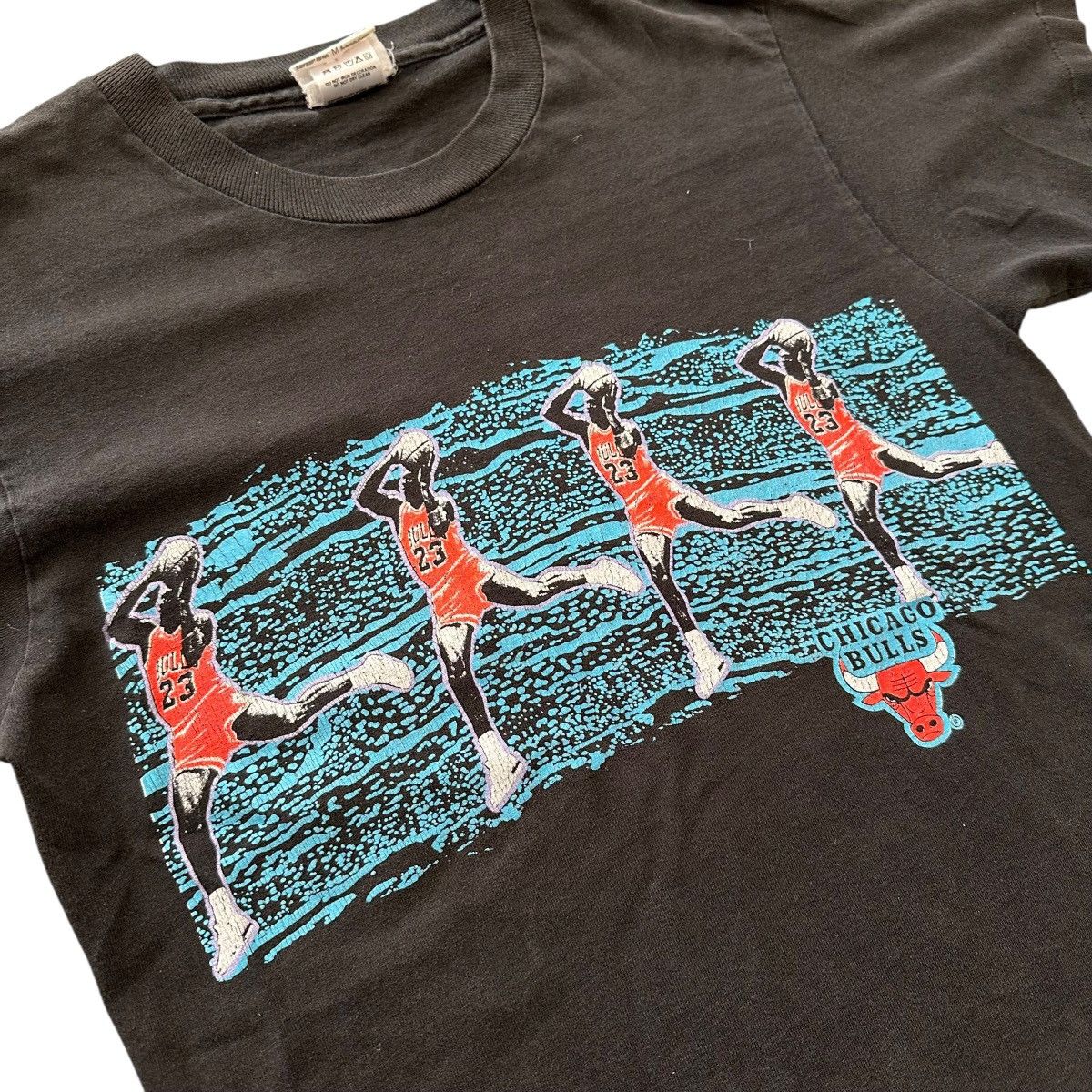 Fruit Of The Loom vintage FOTL Michael Jordan T-shirt Black Magic Johnson Size US M / EU 48-50 / 2 - 2 Thumbnail