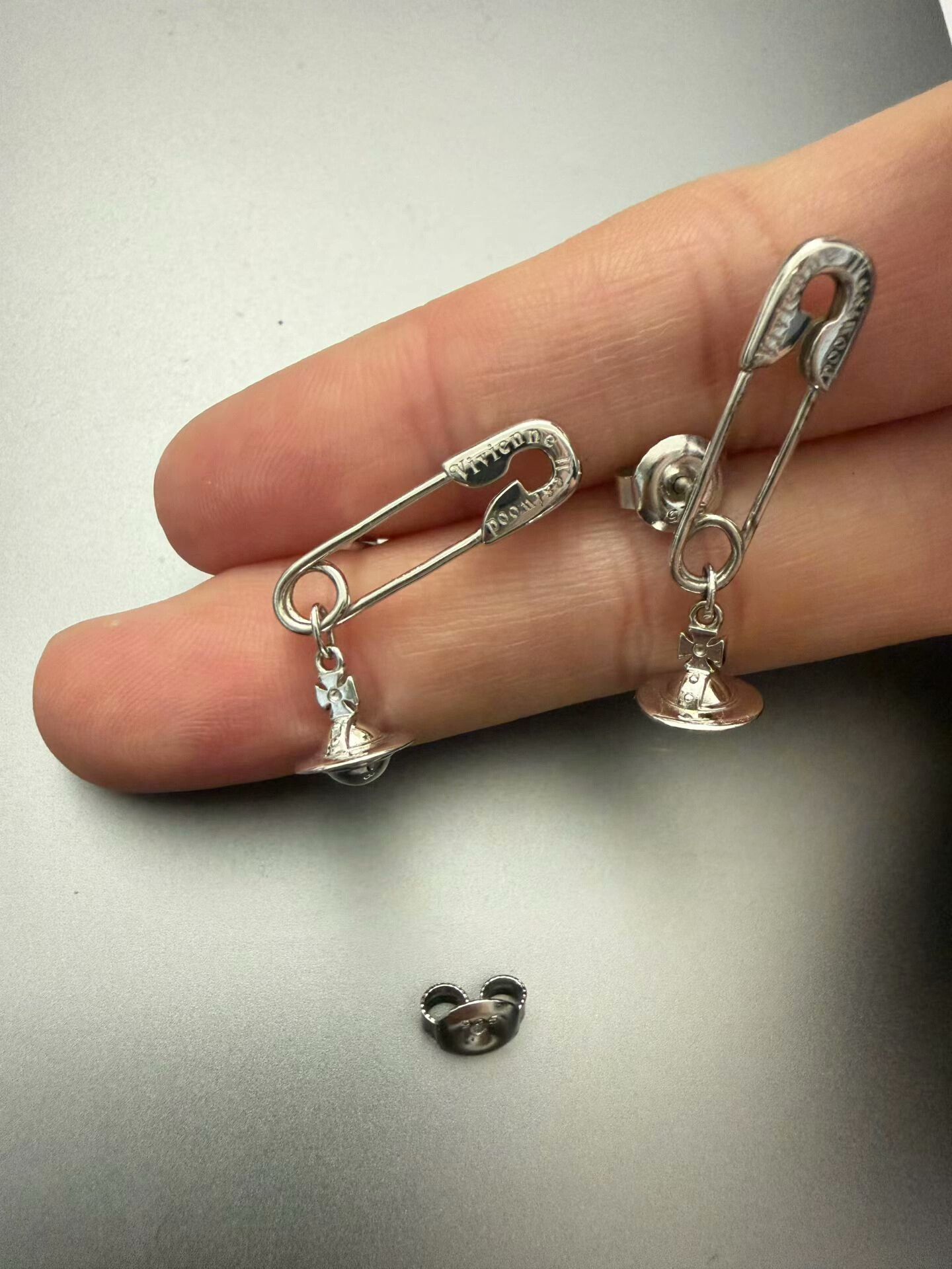 Vivienne Westwood Vivienne Westwood Silver Safety Pin Earrings Size ONE SIZE - 1 Thumbnail