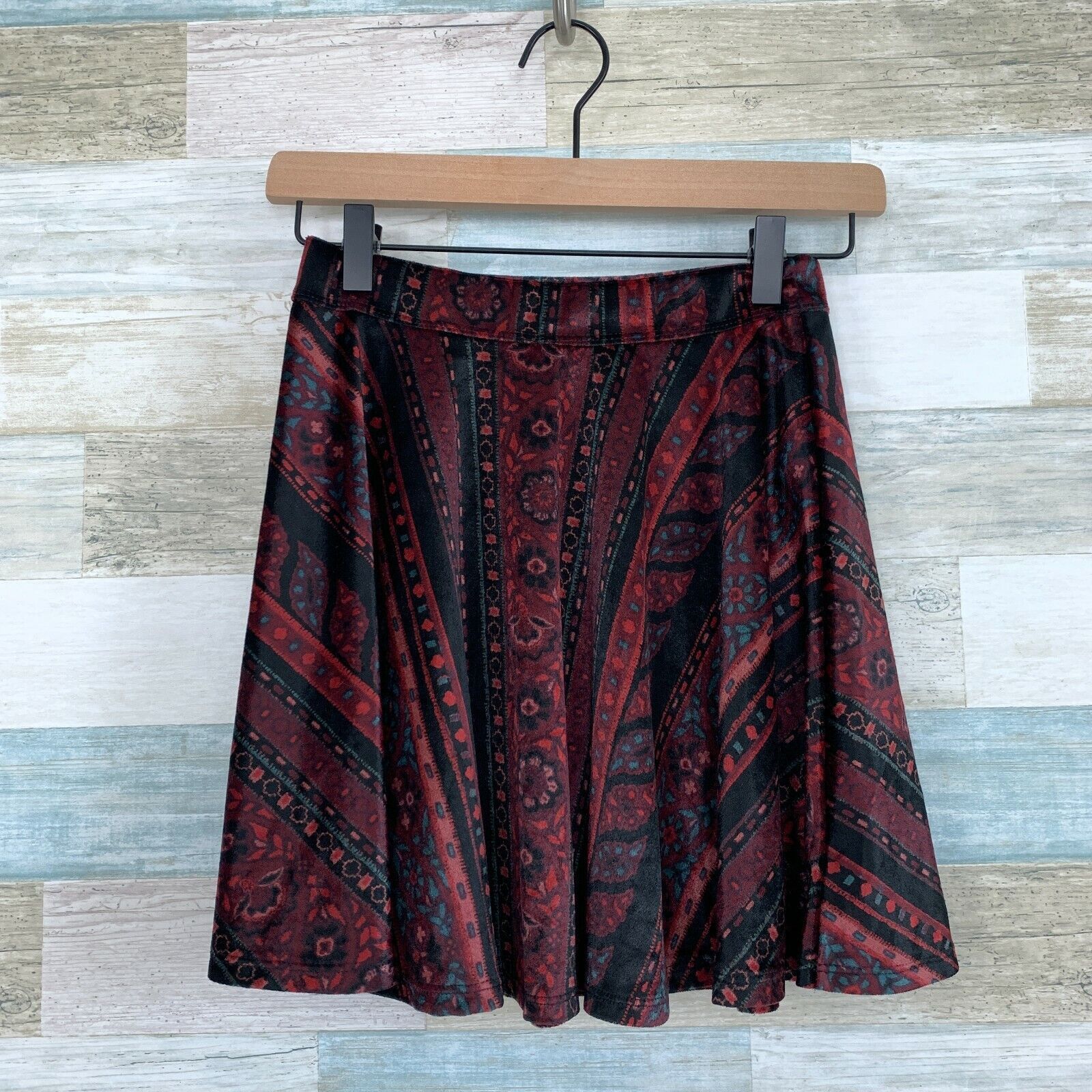 Hollister Hollister Velvet Pull On Mini Skirt Burgundy Red Womens XS Size 24" / US 00 / IT 34 - 2 Thumbnail