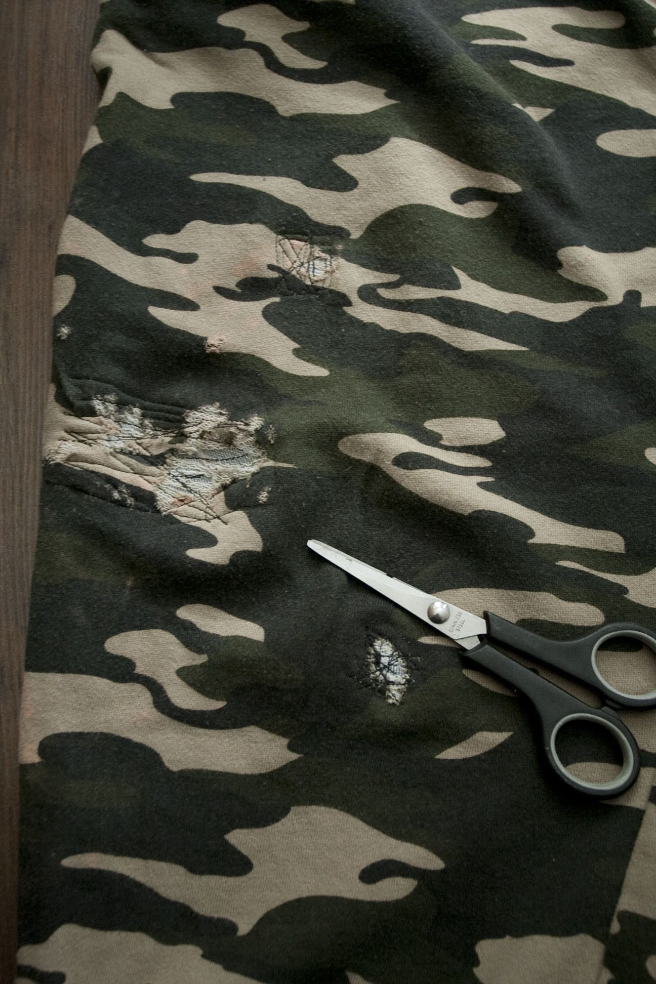 True Religion True Religion Jogger Distressed Size XL /38x26 Camo Size US 38 / EU 54 - 2 Thumbnail