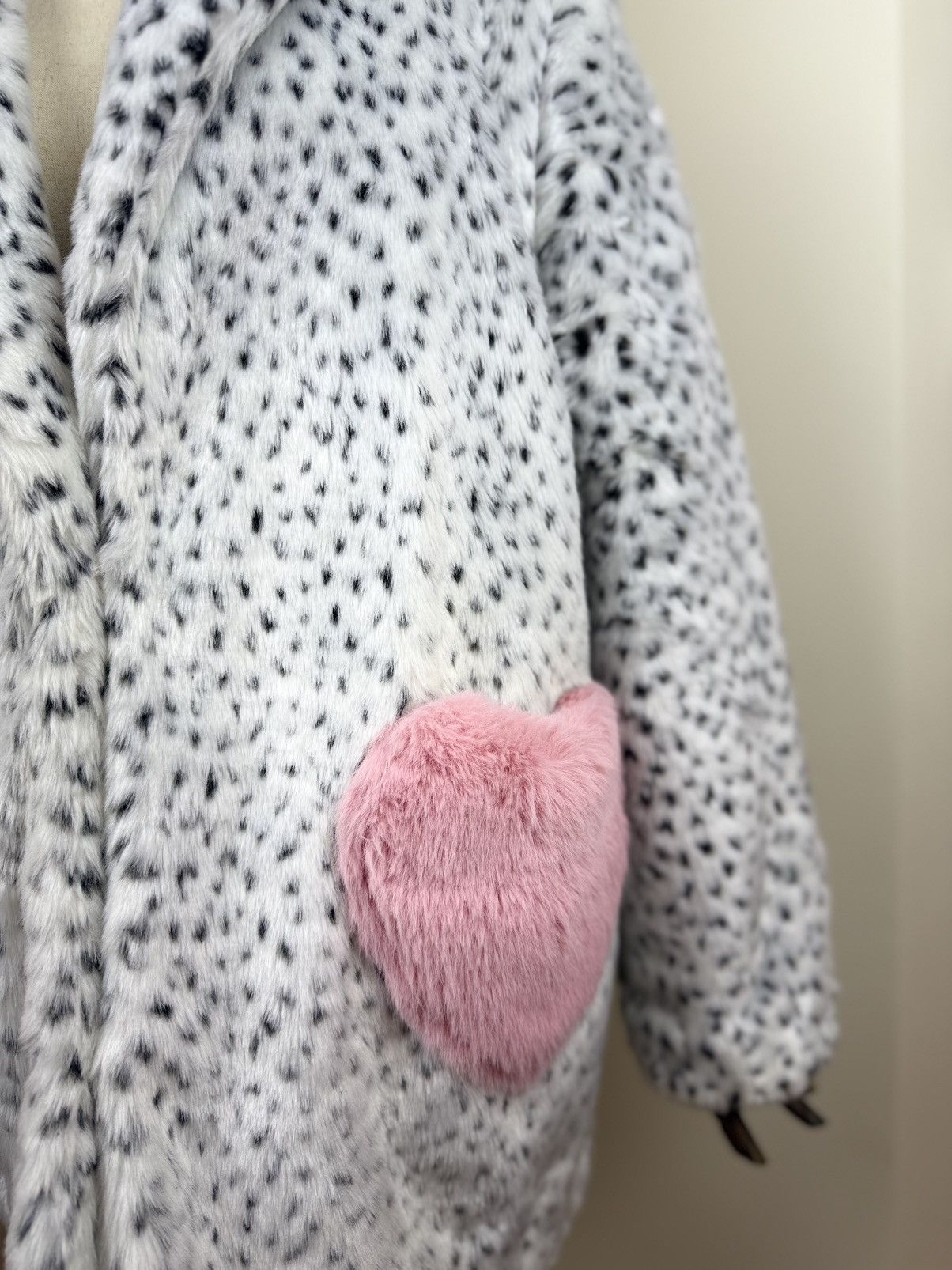 Other Skinnydip London Faux Fur YK2 Coat with Heart Pockets Size ONE SIZE - 4 Thumbnail