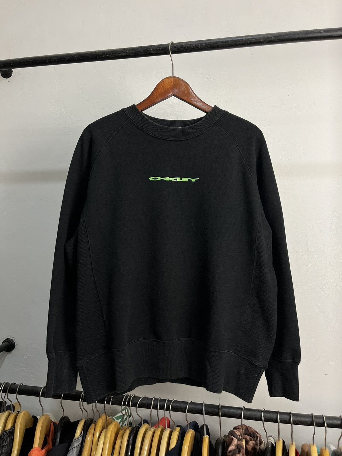 Oakley × Vintage Oakley center logo sweatshirt | Grailed