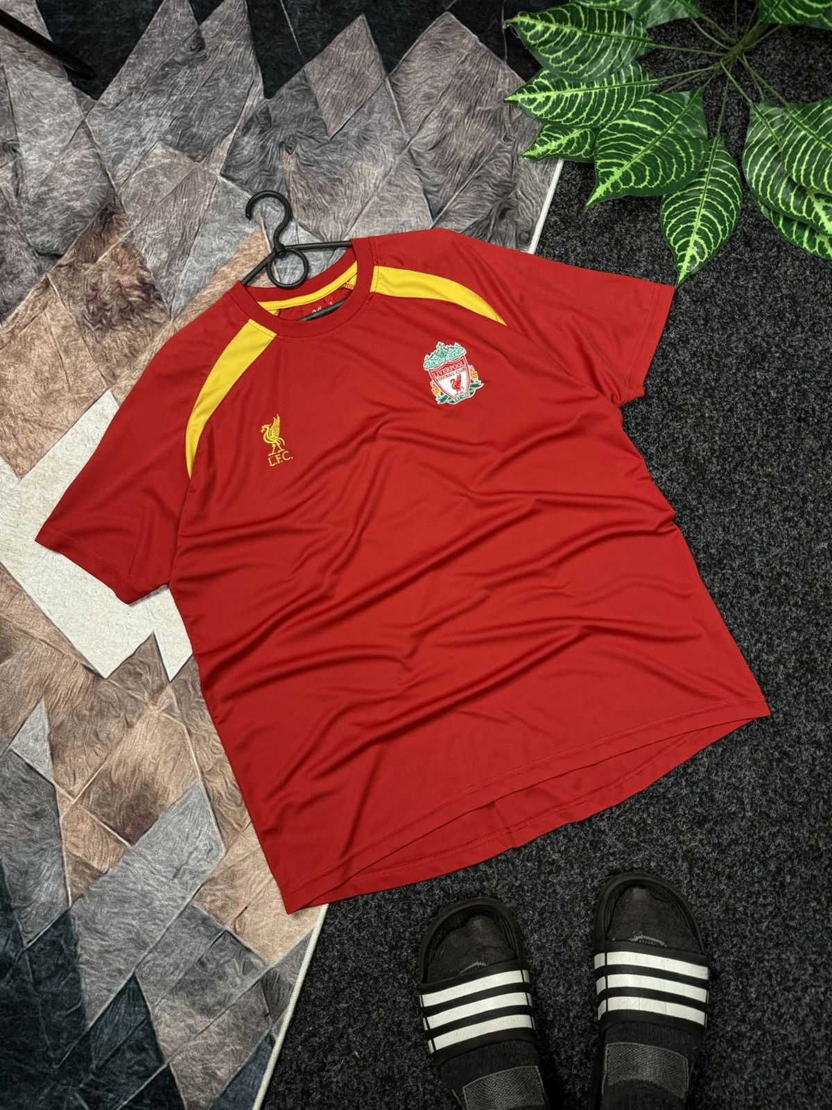 Other Football T-shirt Liverpool size XL Size US XL / EU 56 / 4 - 11 Thumbnail