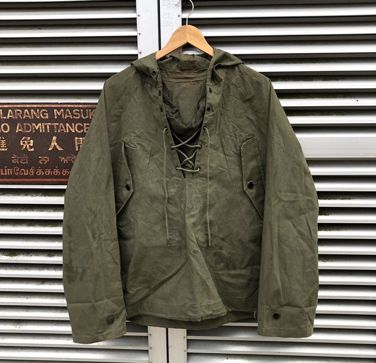 Vintage VTG USArmy Vietnam Era Wet Weather Thrashed Distressed Parka Size US M / EU 48-50 / 2 - 1 Thumbnail