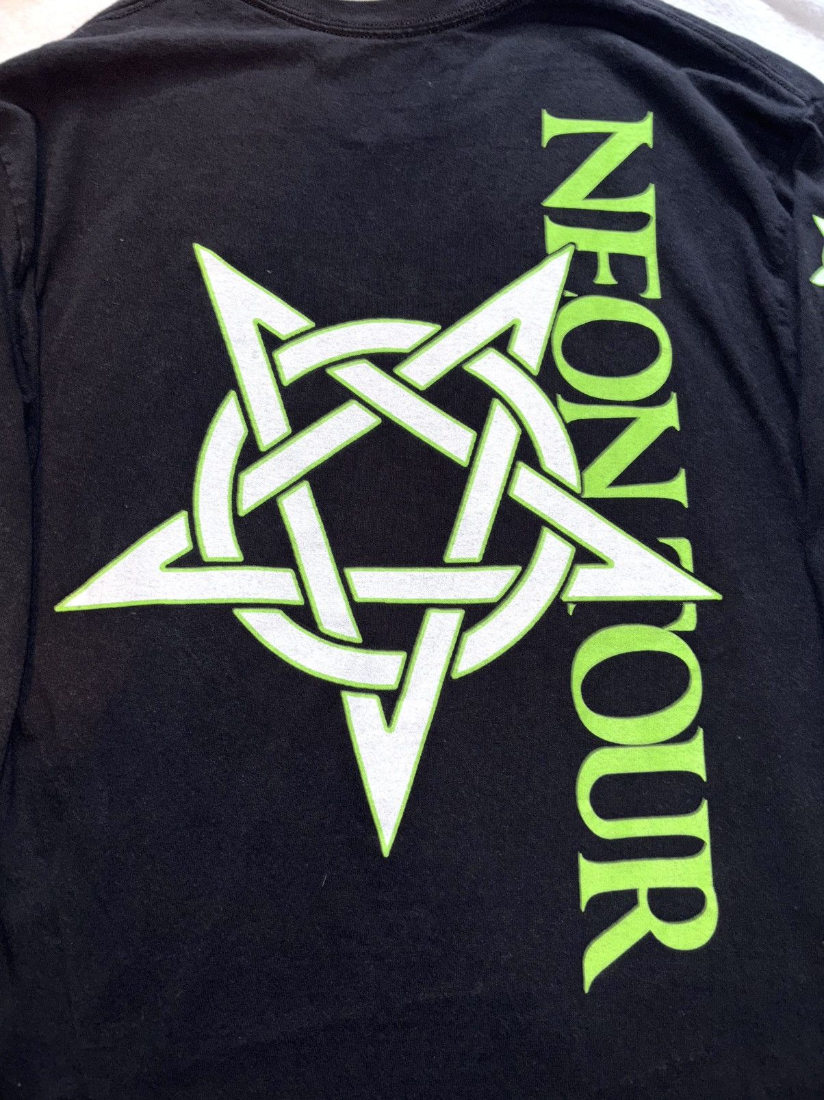 Playboi Carti VERY RARE PLAYBOI CARTI 2018 NEON TOUR LONGSLEEVE Size US L / EU 52-54 / 3 - 6 Thumbnail