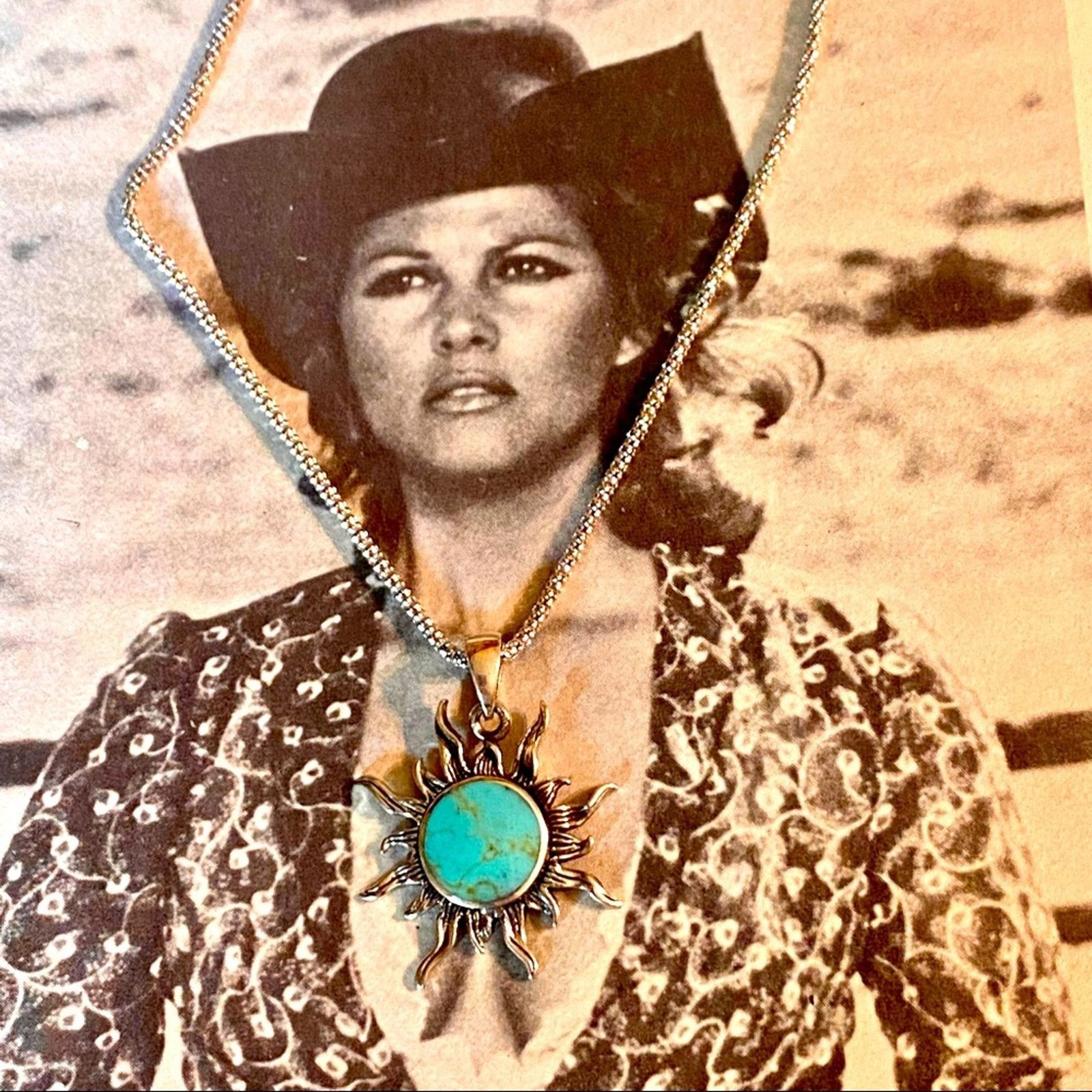 The Unbranded Brand Turquoise Sunburst Sterling Silver Necklace Pendant Size ONE SIZE - 1 Thumbnail