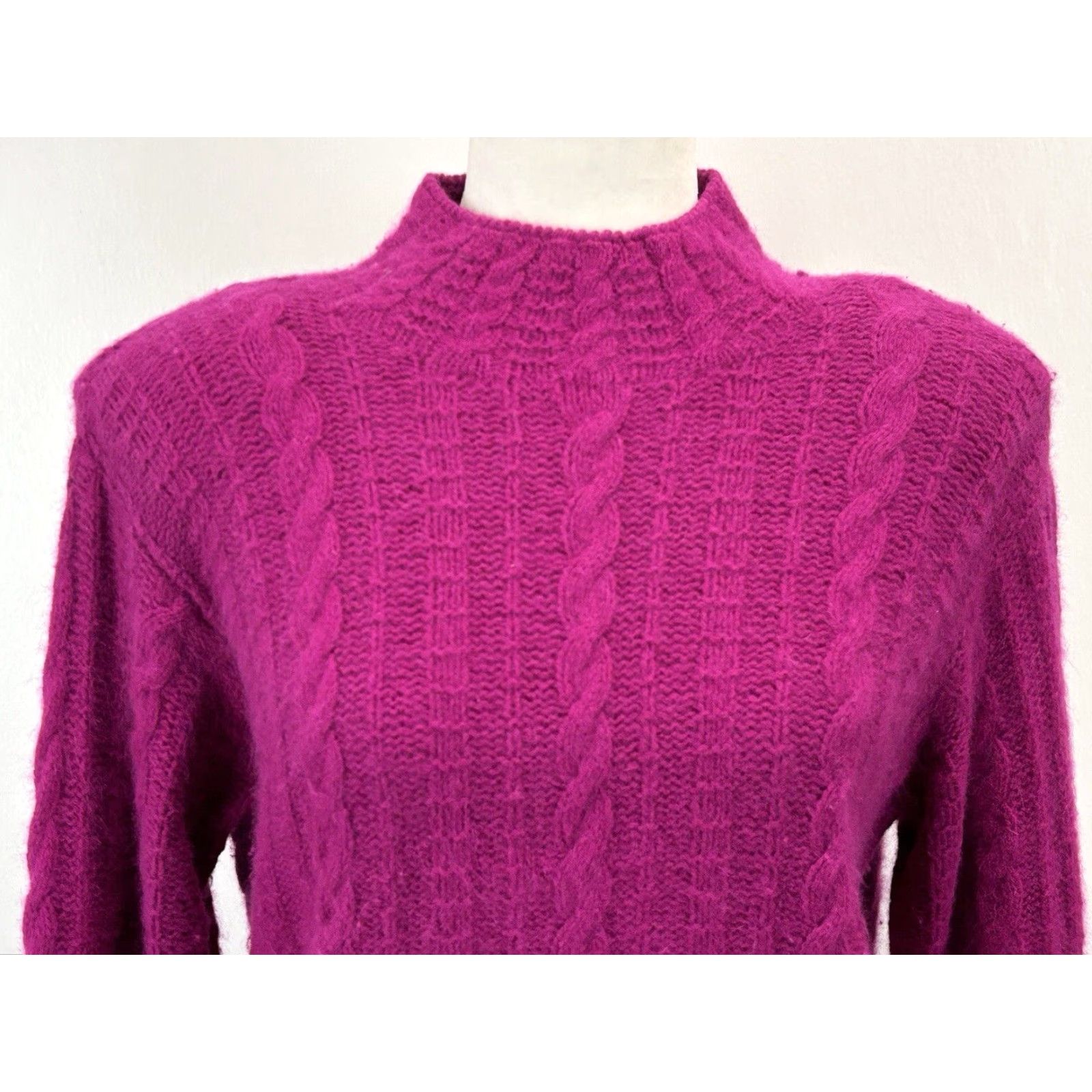 Abercrombie & Fitch VINTAGE Abercrombie & Fitch Cableknit Sweater Women's Medium Fuchsia Lambswool 90s Winter Size M / US 6-8 / IT 42-44 - 5 Thumbnail