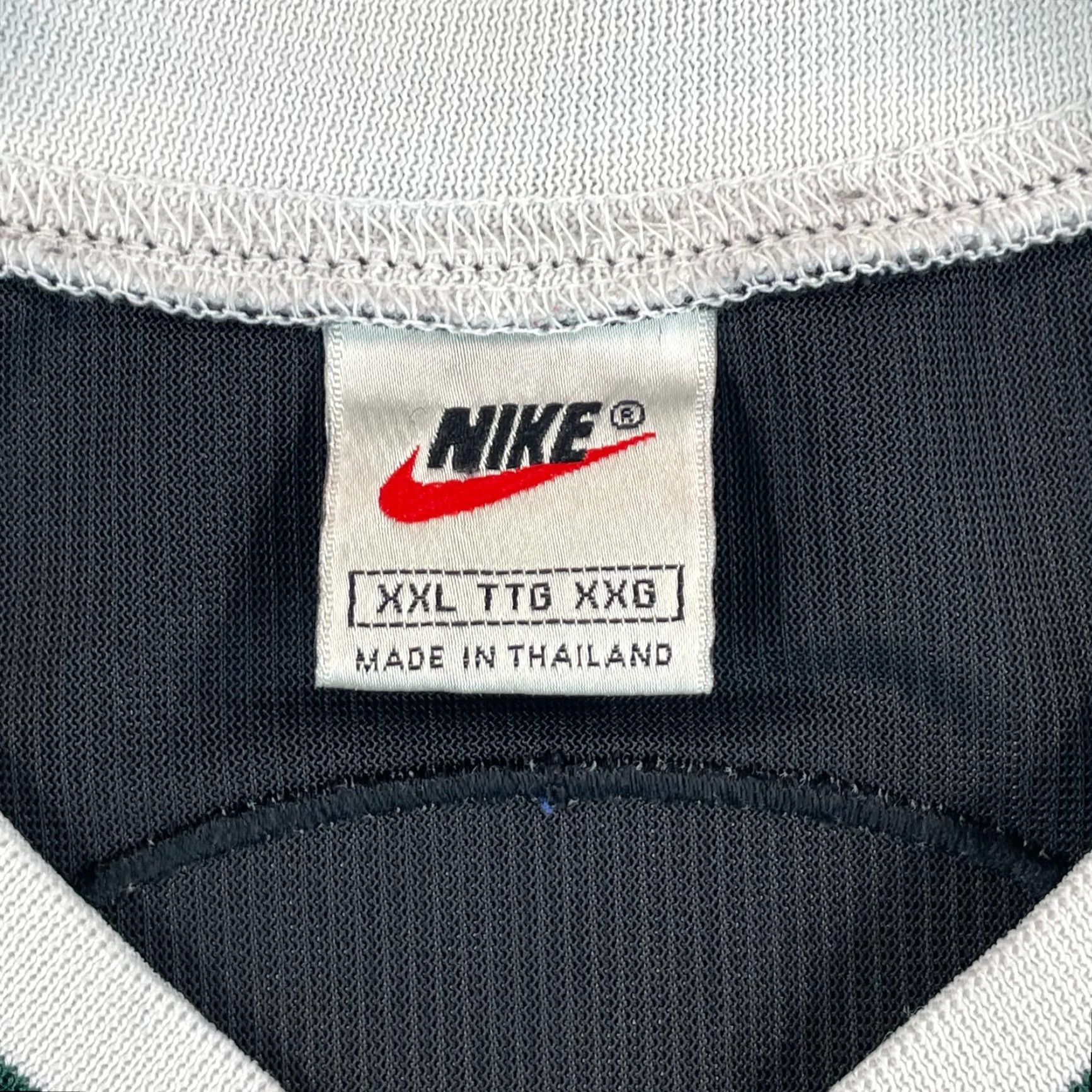 Nike VINTAGE Nike Basketball Jersey Men 2XL Black Green Center Logo White Tag Y2K 90s Size US XXL / EU 58 / 5 - 3 Thumbnail
