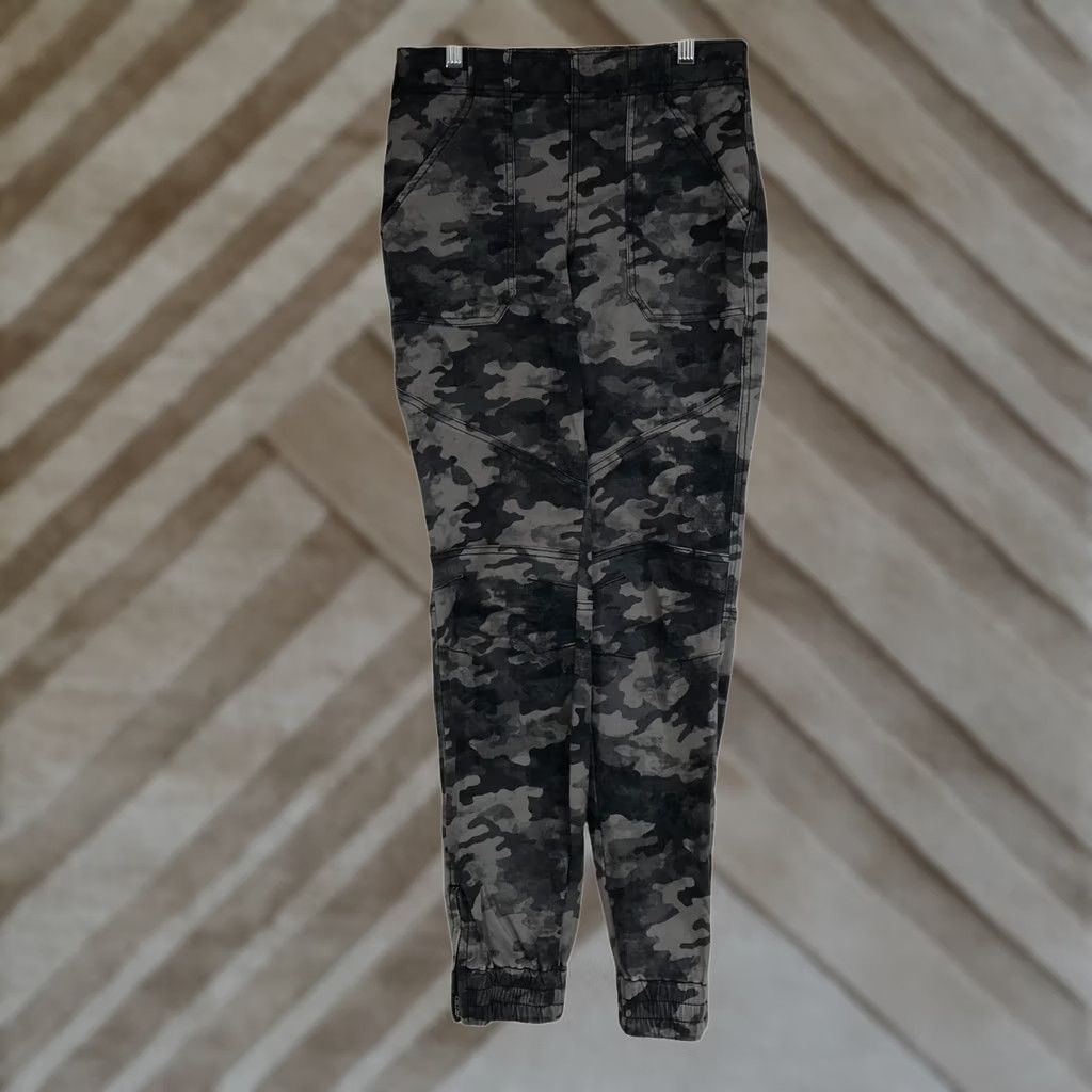 Spanx SPANX Jogger Pants Womens S Gray Camo Elastic Waist Pull-On Size 28" / US 6 / IT 42 - 1 Thumbnail