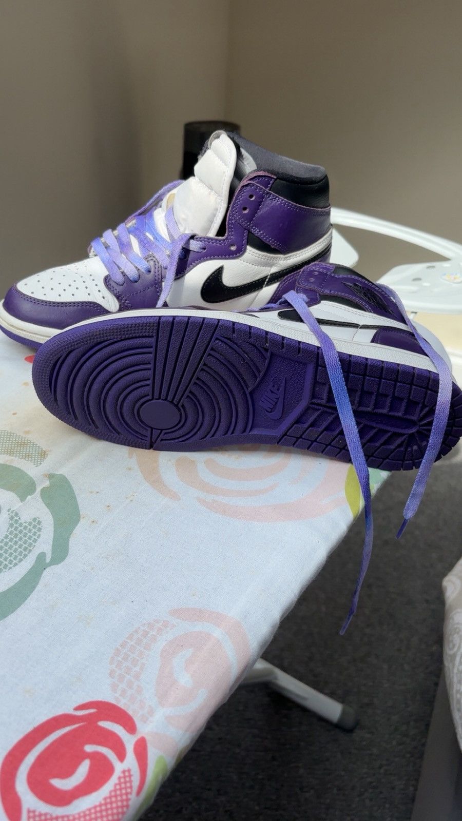 Jordan Brand Air Jordan 1 Retro High OG ‘Court Purple 2.0’ US 8/UK 7/EU41 Size US 8 / EU 41 - 3 Thumbnail