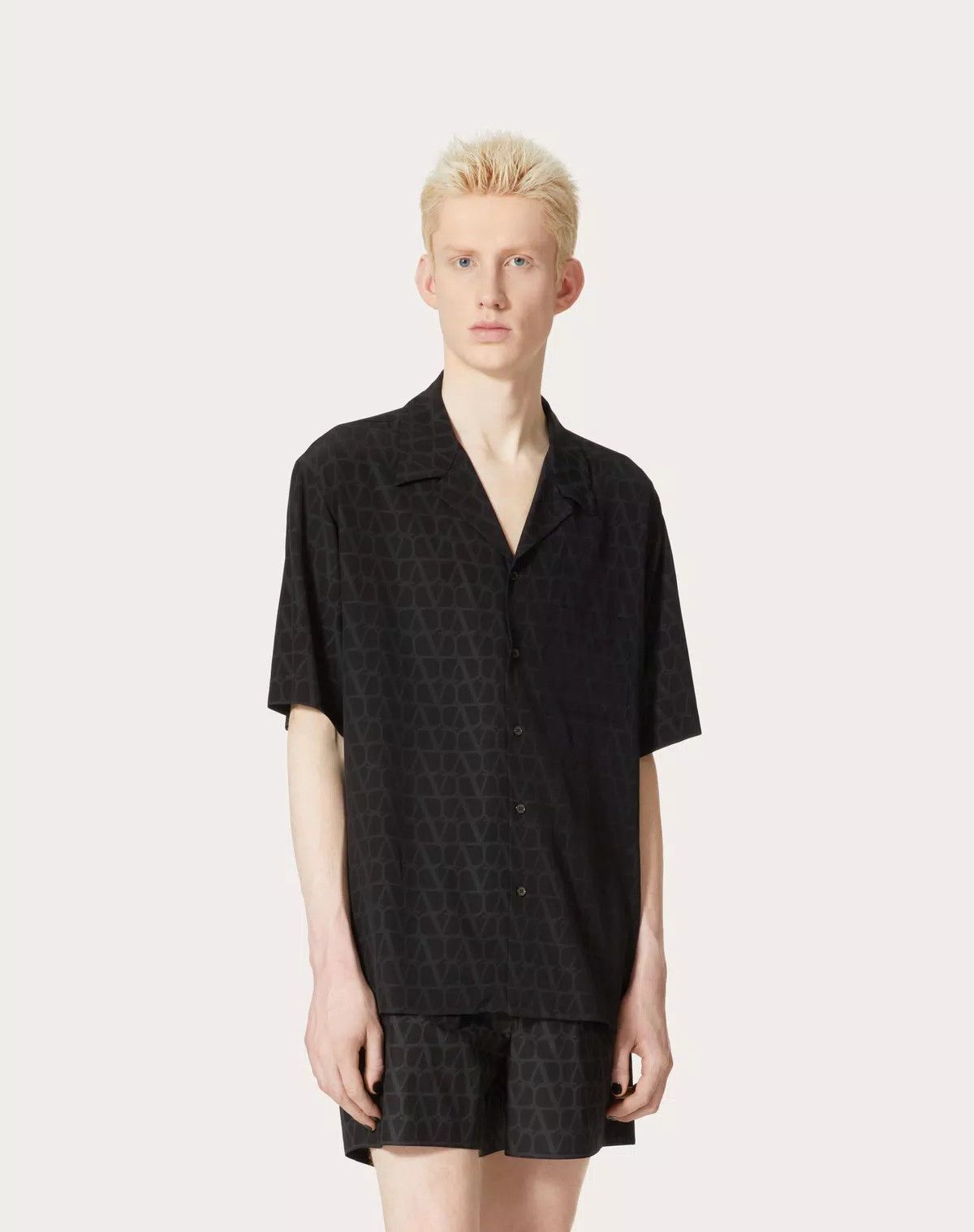 Valentino oc11z0725 Silk Bowling Shirt in Black Size US M / EU 48-50 / 2 - 5 Thumbnail