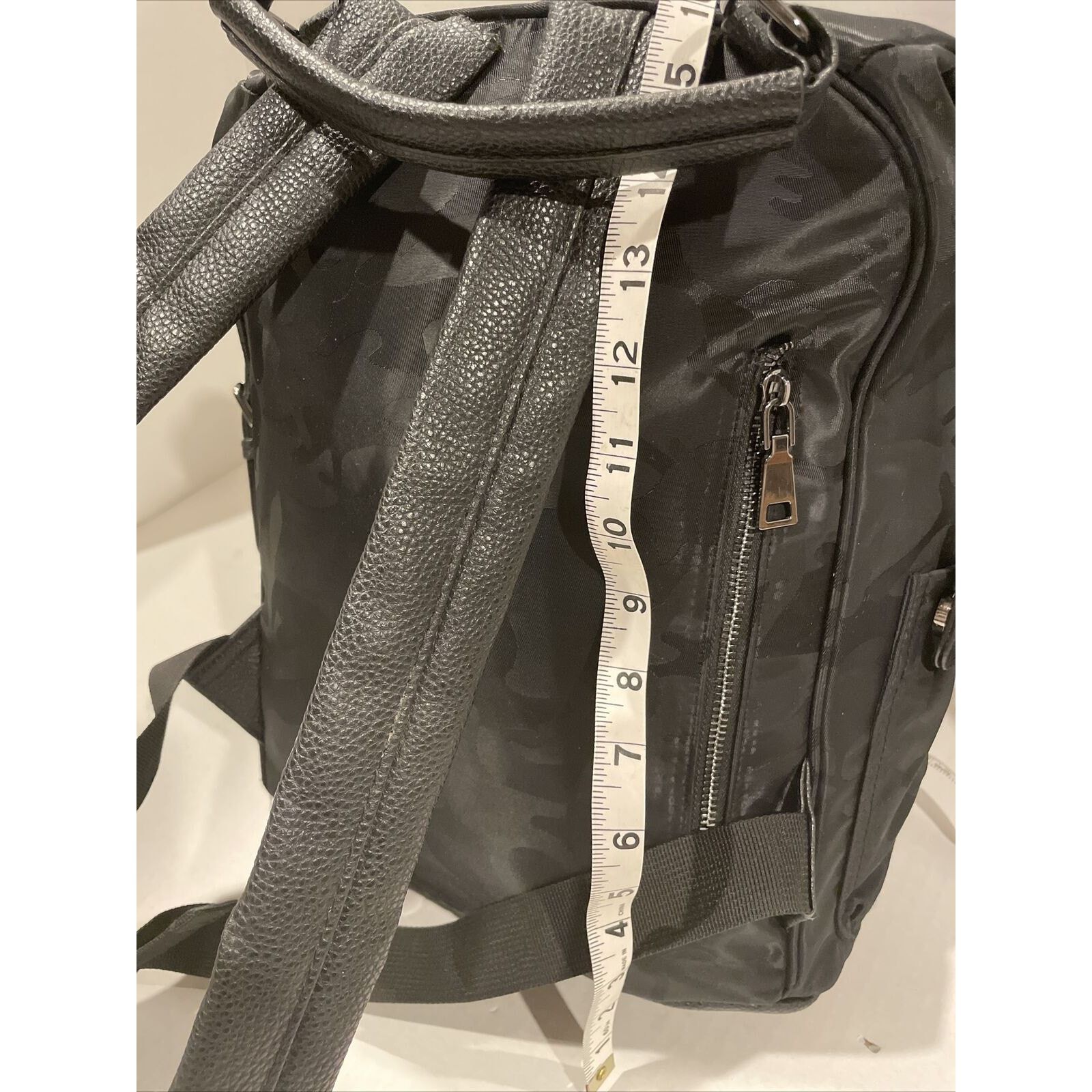 Other Tommy Bahama Camo Black Backpack Padded Size 26 - 8 Thumbnail
