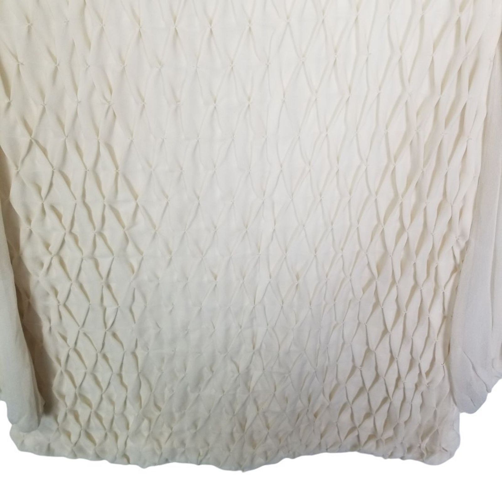 Alice + Olivia Alice + Olivia Silk Top Diamond Waffle Textured Quiet Luxury Size S / US 4 / IT 40 - 3 Thumbnail