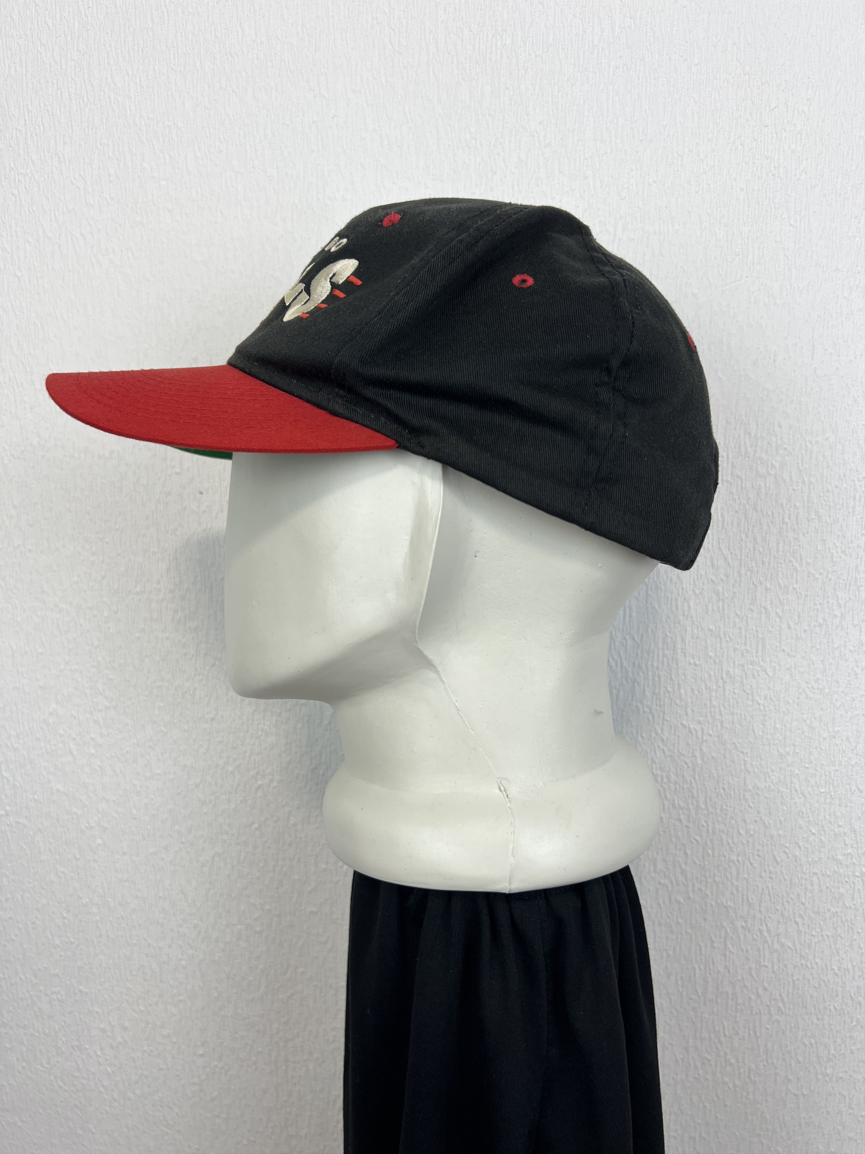 Vintage Vintage 90's Chicago Bulls NBA Cap Hat Snapback Jordan Hype Size ONE SIZE - 3 Thumbnail