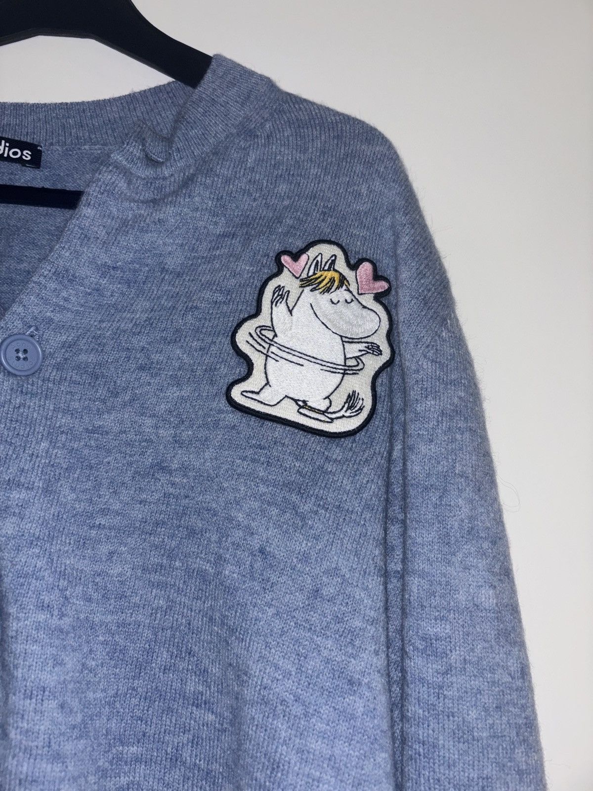 Acne Studios Acne Studios x Moomin logo-patch cardigan Size L / US 10 / IT 46 - 2 Thumbnail