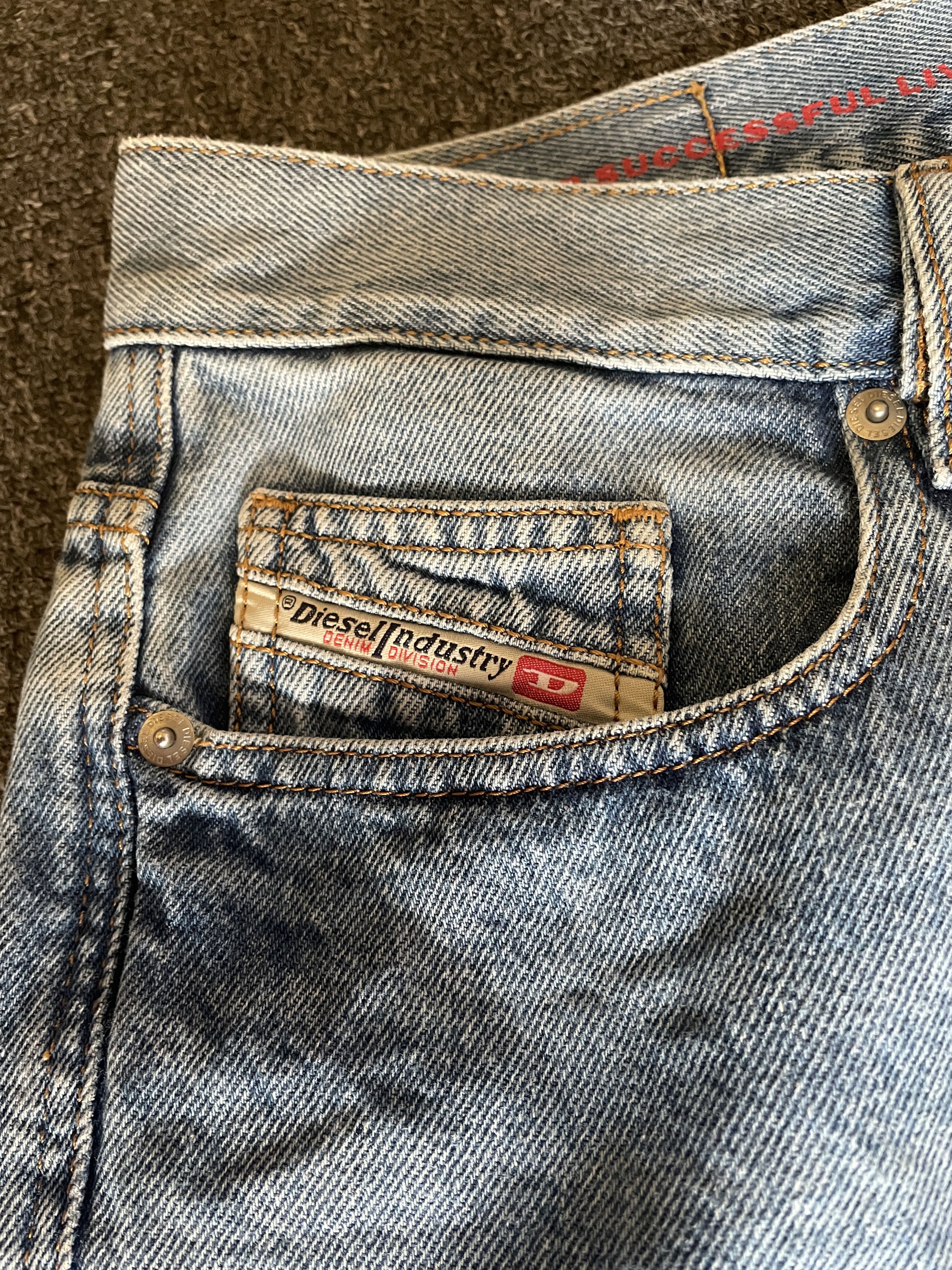 Diesel Diesel men's 2020 D-viker jeans size 30/30 Size US 30 / EU 46 - 3 Thumbnail