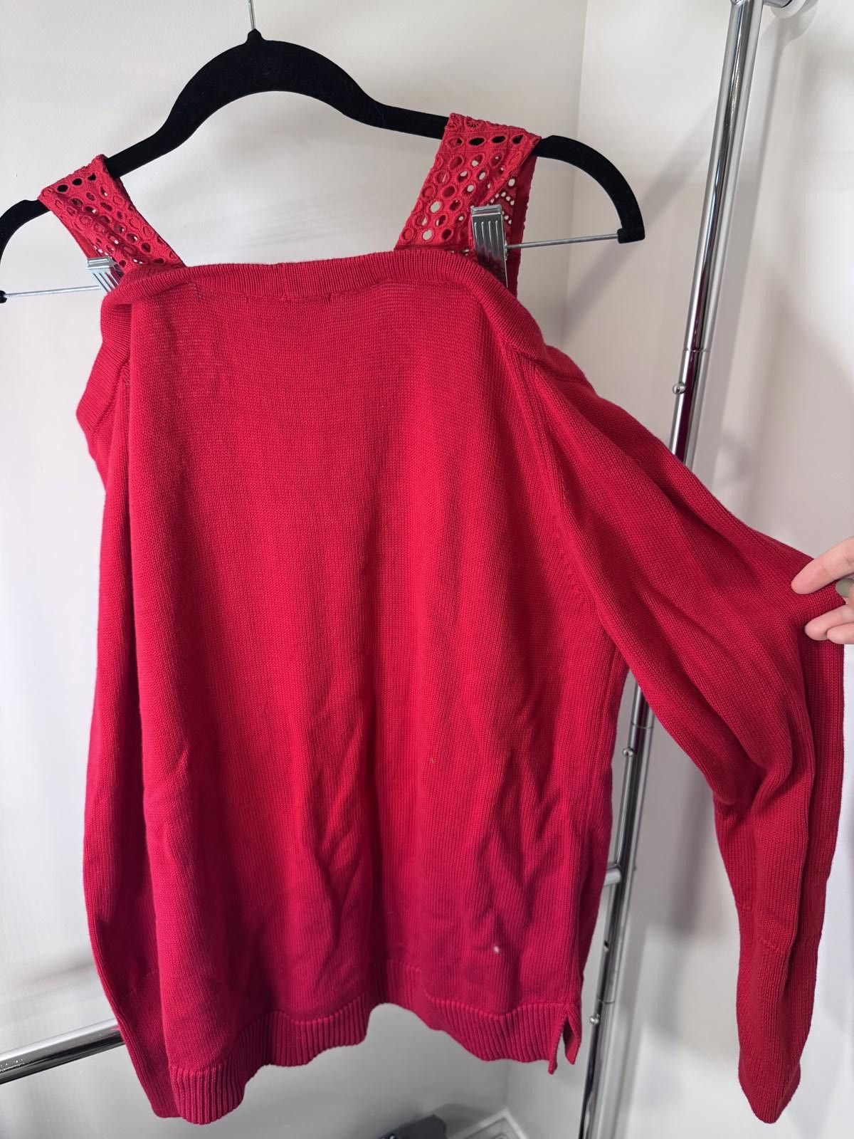 Express Express Women's Red Cold Shoulder Sweater w/Crochet Detail Size L / US 10 / IT 46 - 3 Thumbnail