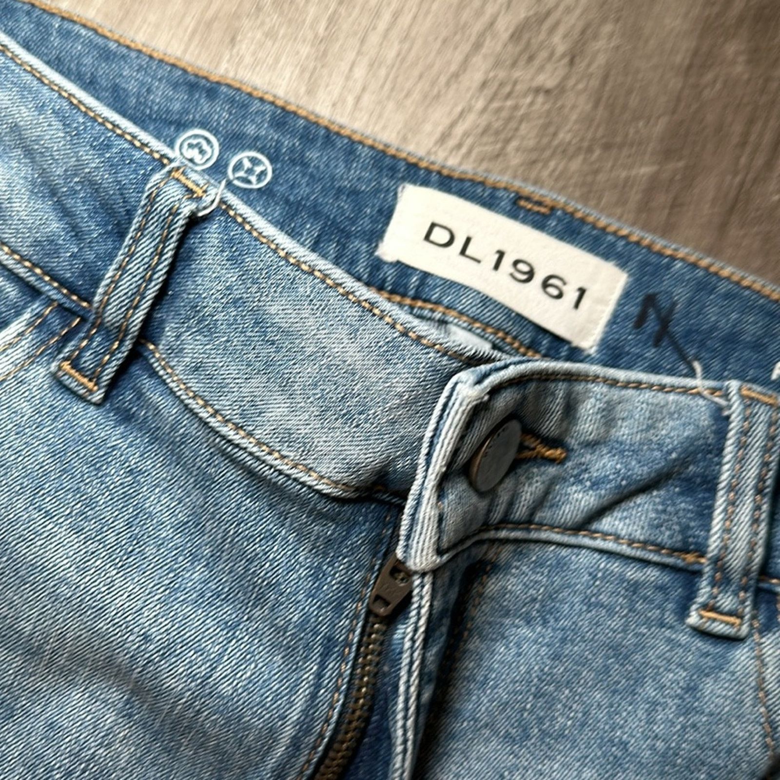 DL1961 DL1961 Florence Instasculpt Cropped Belmont Jeans - 28 Size 28" / US 6 / IT 42 - 6 Thumbnail